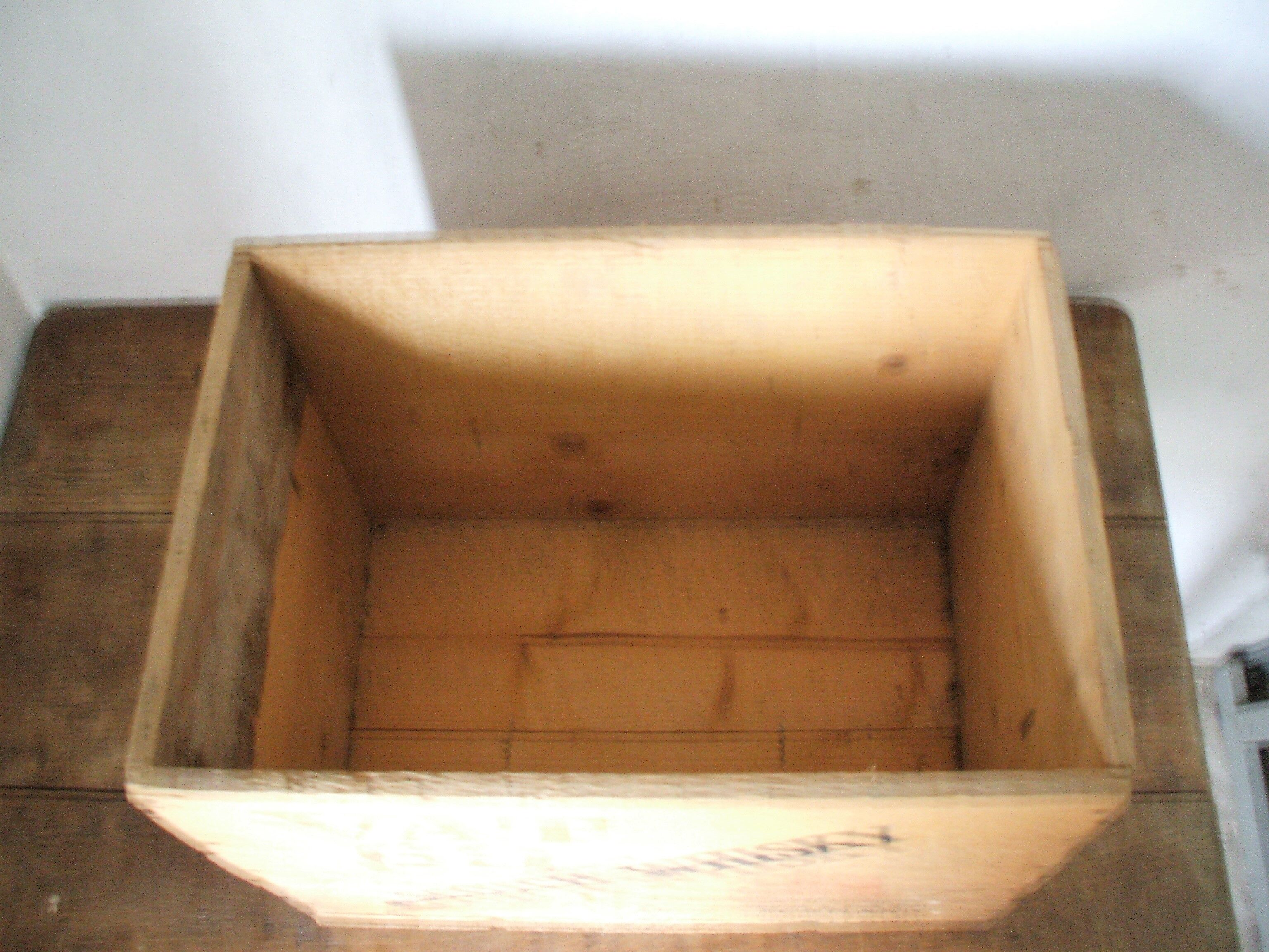 VAT 69 whisky wooden box