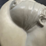 Sculpture relief femme