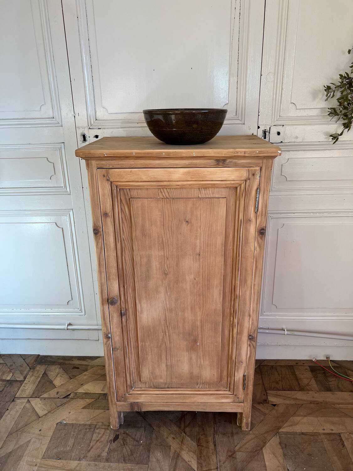 Small raw wood jam maker