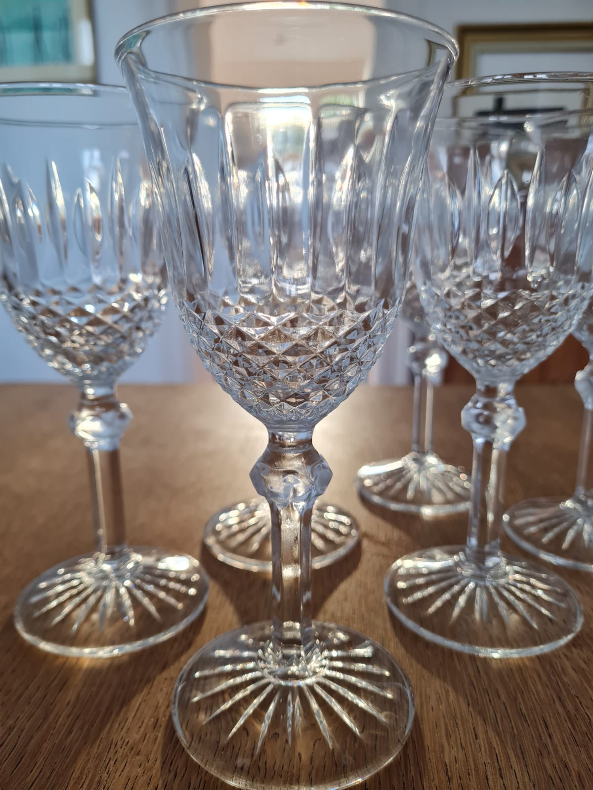 Service of 6 chissed wine glasses