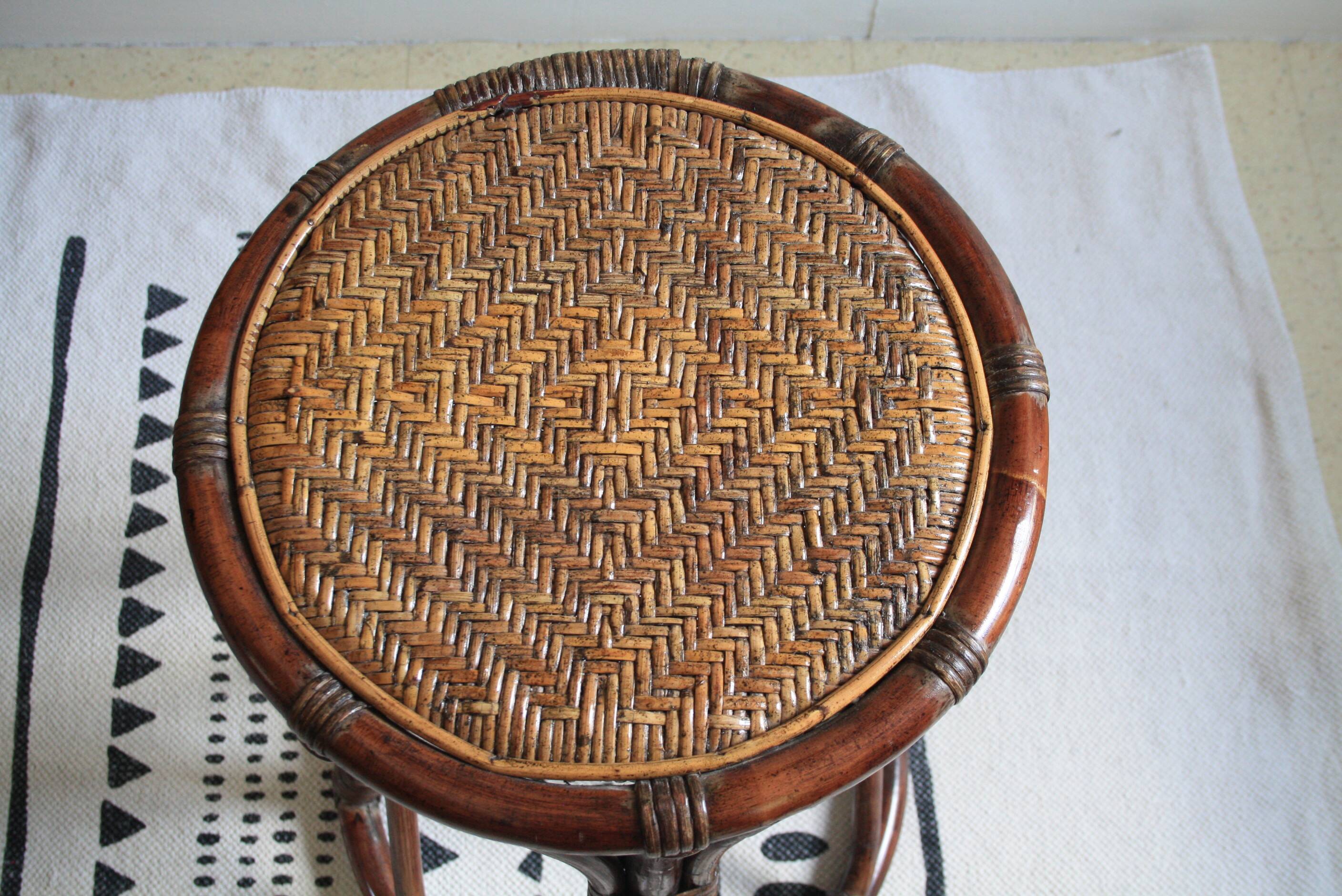Tabouret en rotin et osier
