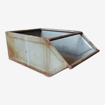 Ancienne caisse / casier métallique Valentini à bec empilable d'atelier industrielle d'usine indus v
