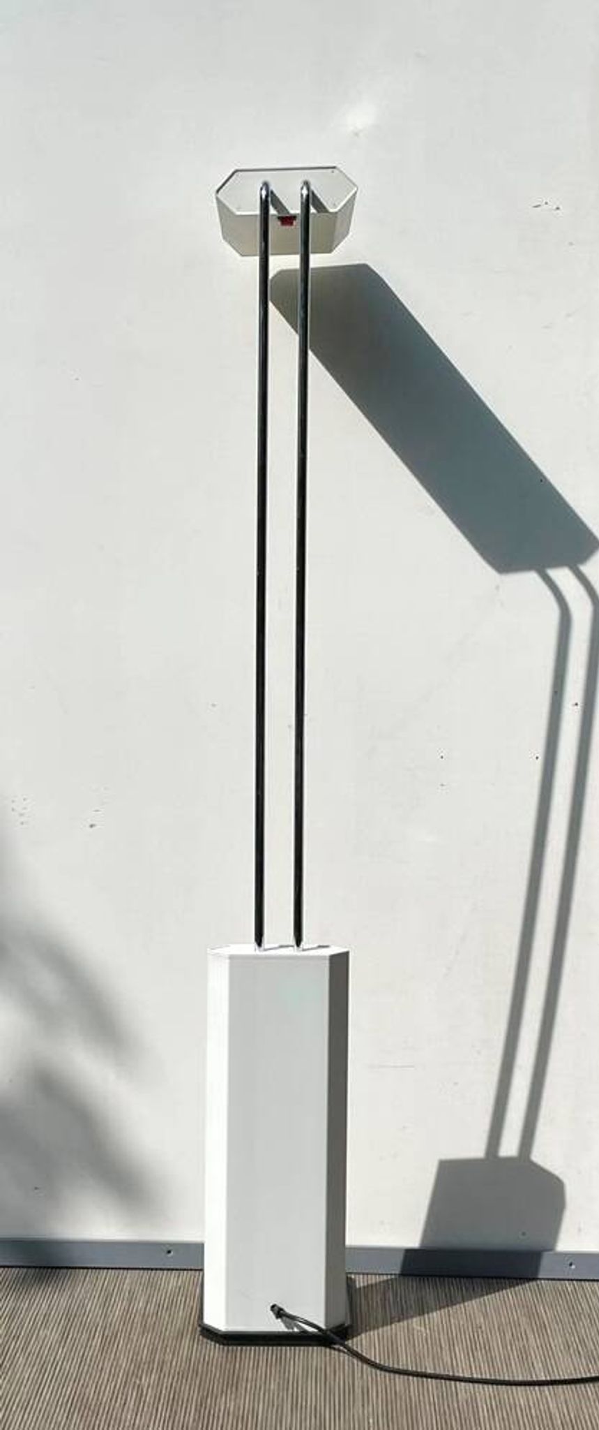 Lampadaire halogène Regent. Vintage 80s