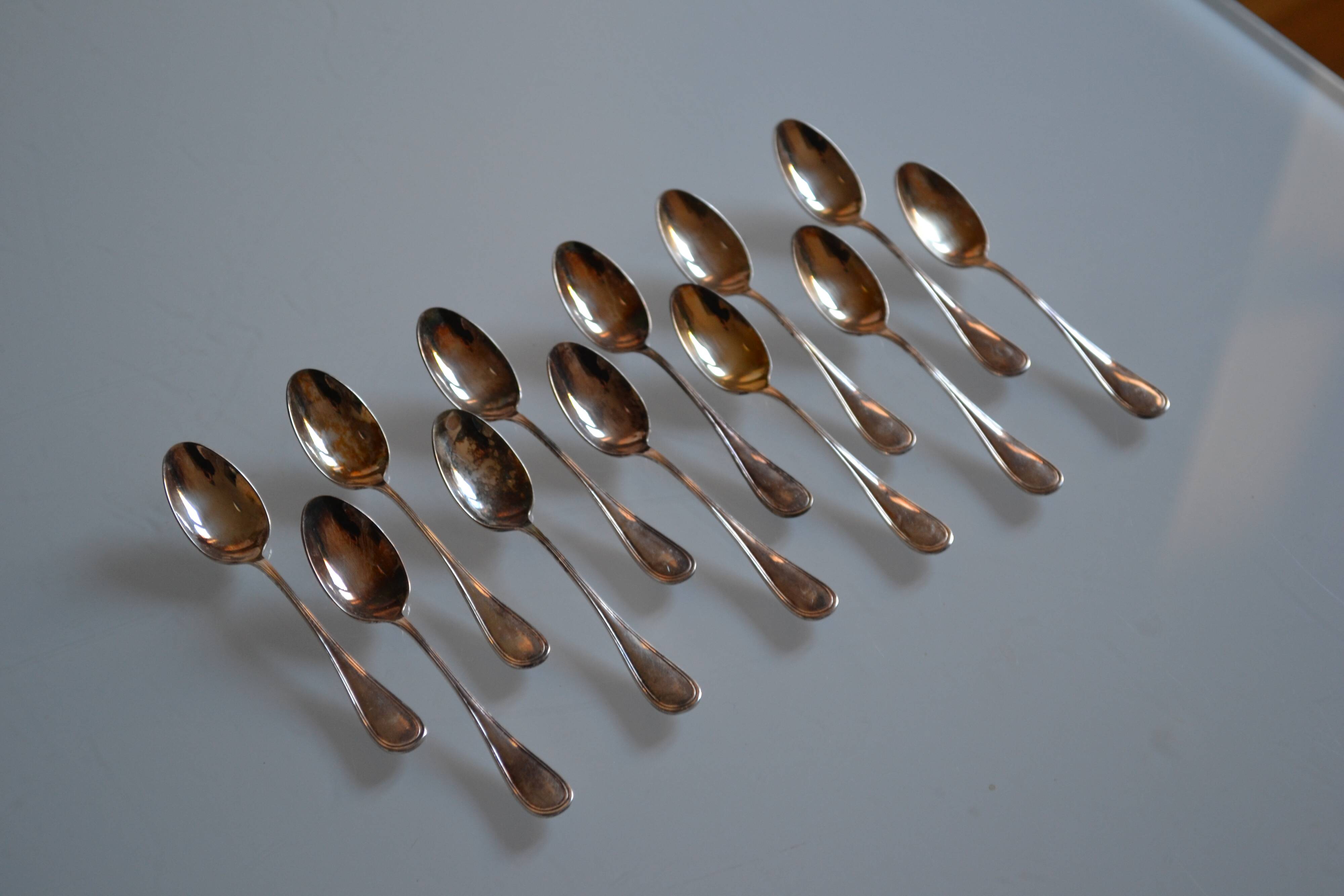 12 Silver-plated metal mocha spoons