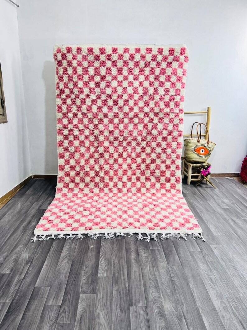 Traditional handmade Berber rug, size 2/3 m.