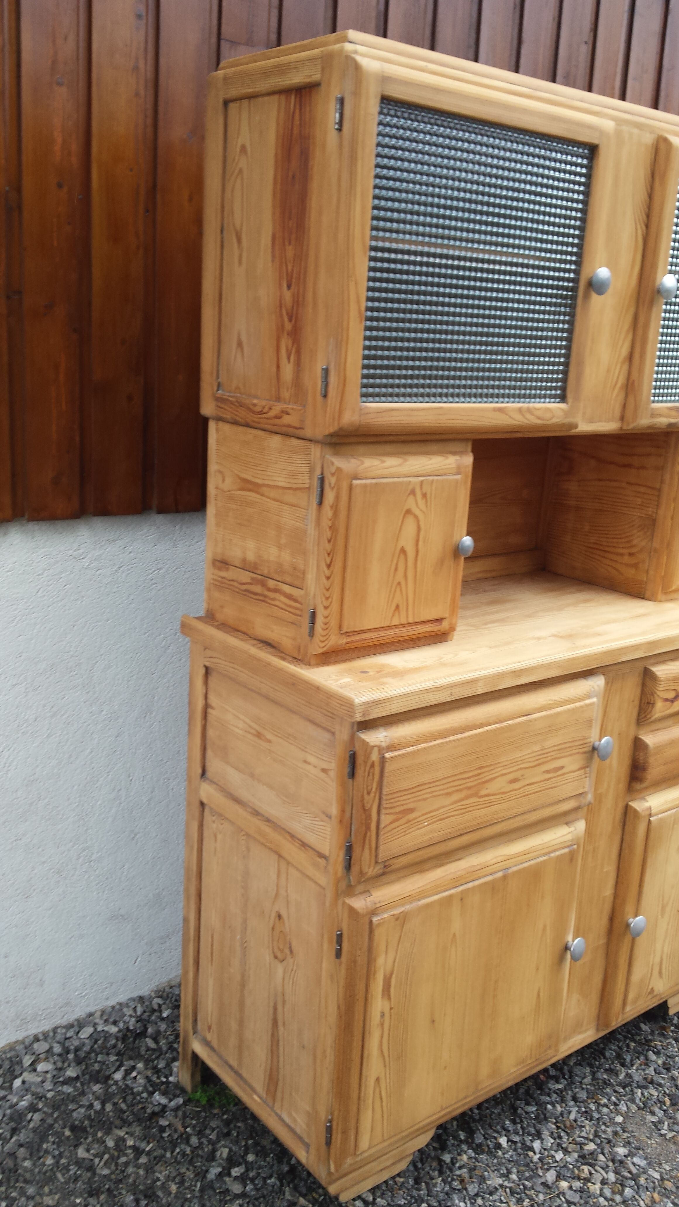 Raw mado buffet, sanded