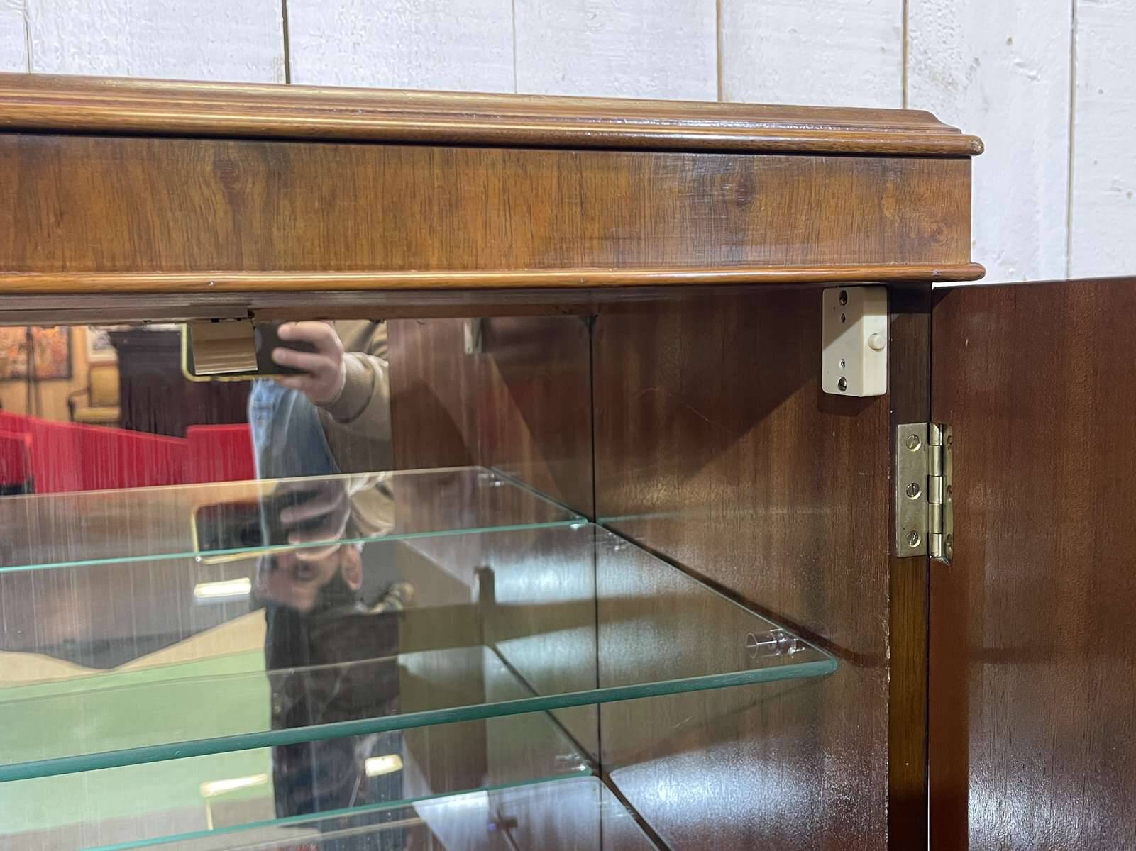 1950s English buffet bar in walnut and walnut burl.