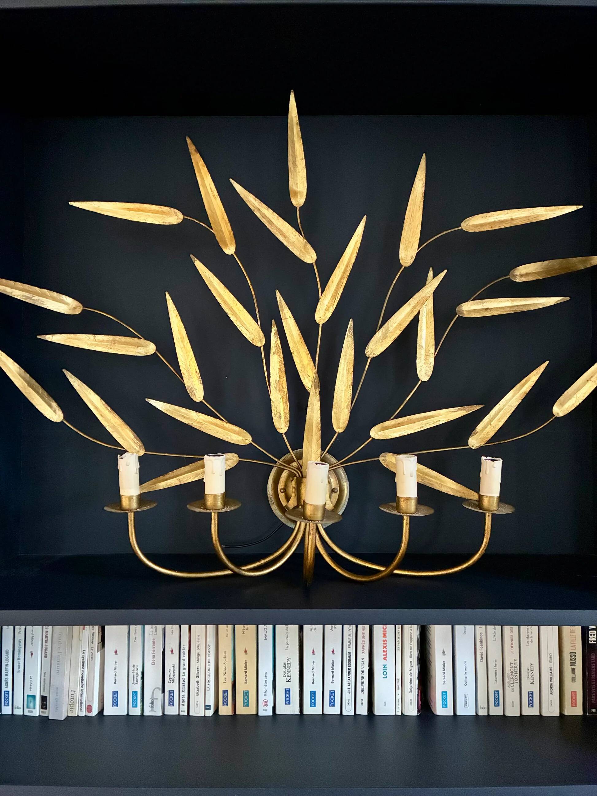 Large wall lamp "Leaves" in brass - 1970.