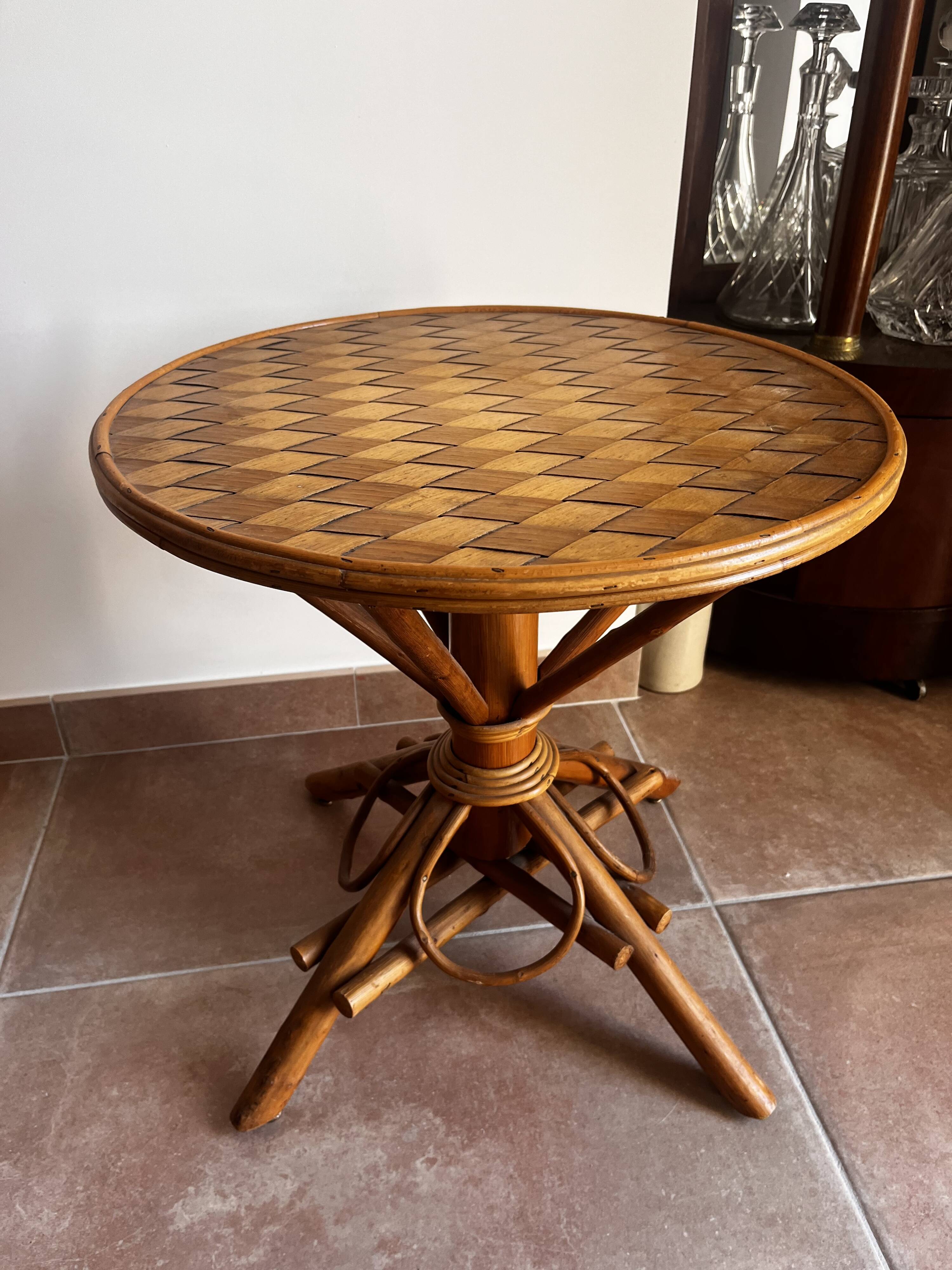 Rattan pedestal table