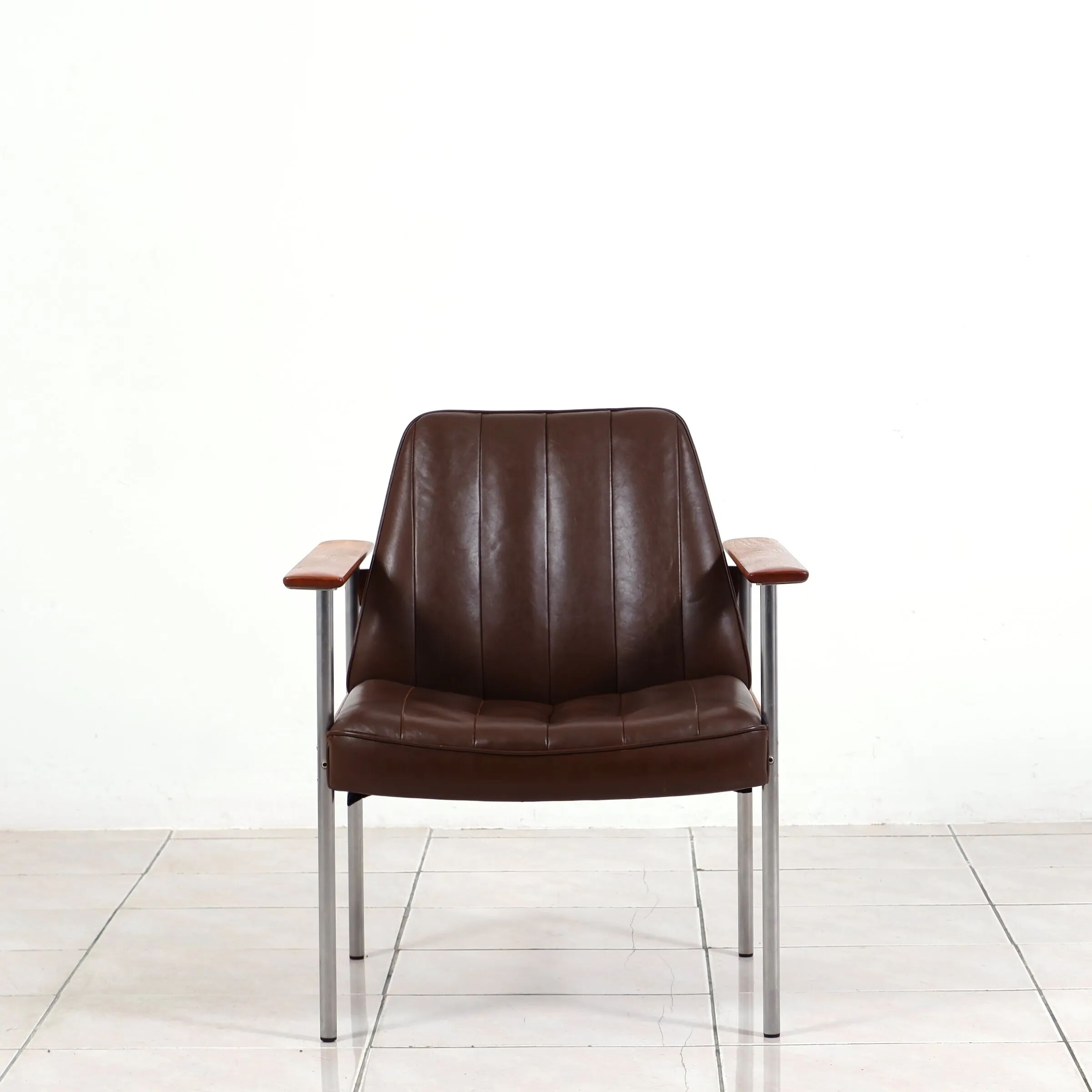 Fauteuil "1001" par Sven Ivar Dysthe pour Dokka Mobler