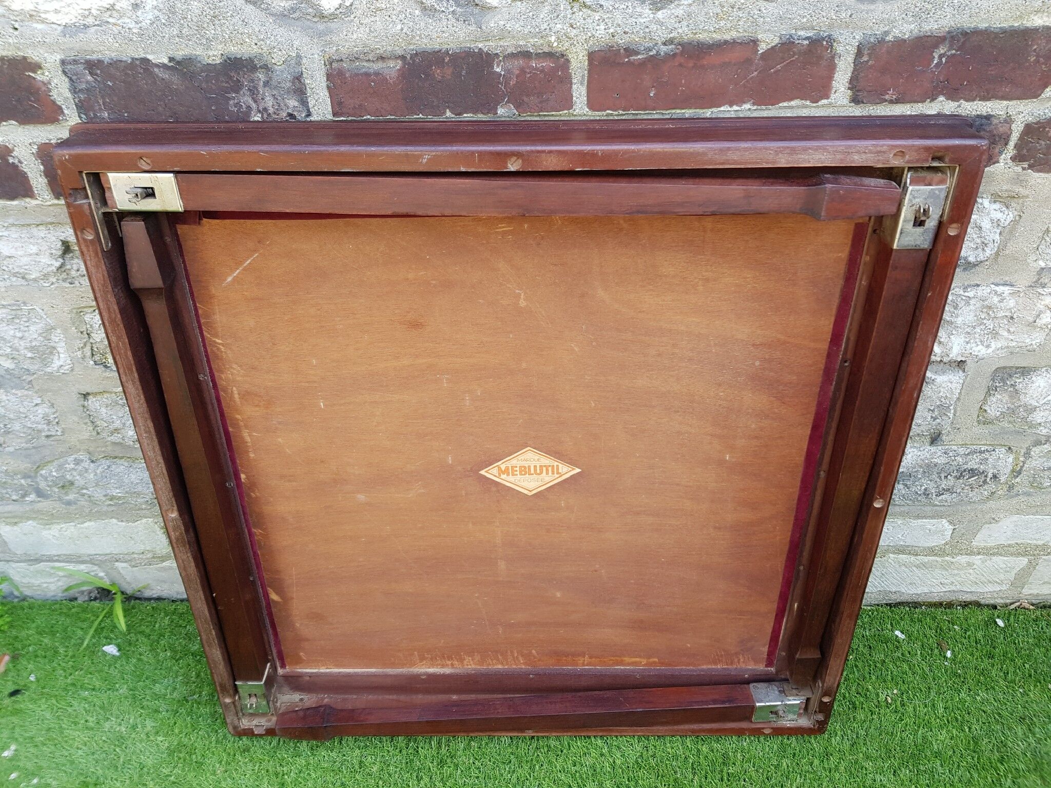 Meblutil game table