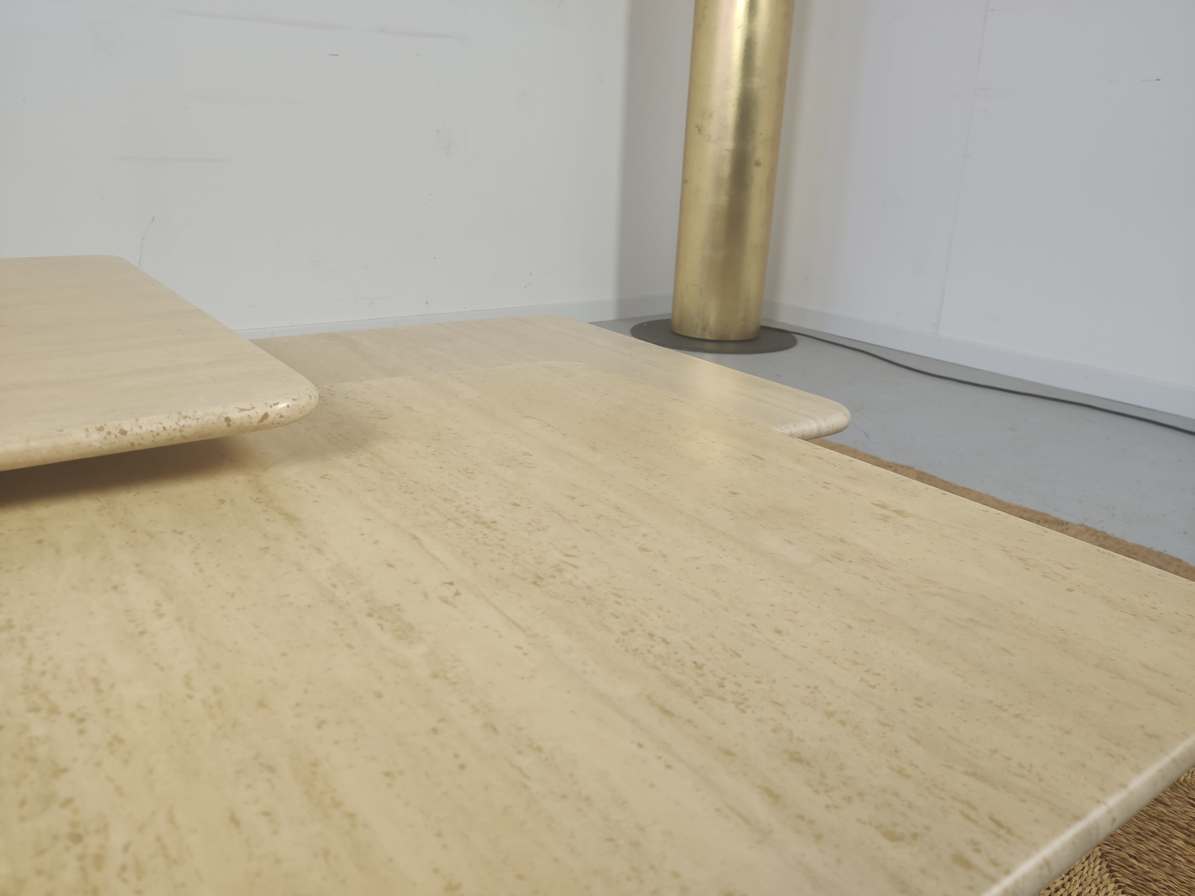 Table travertine 80s