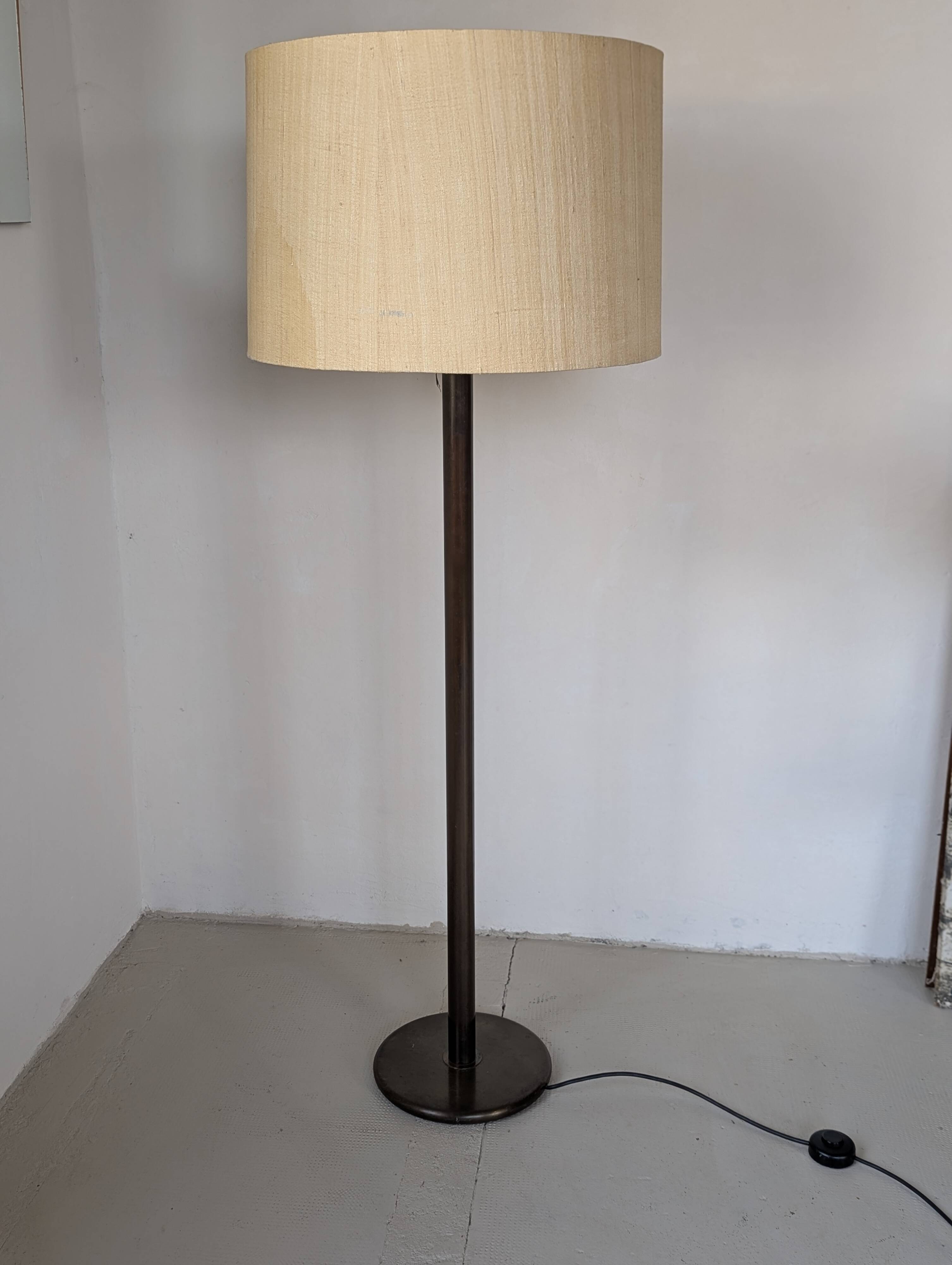 Lampadaire en laiton , 1970