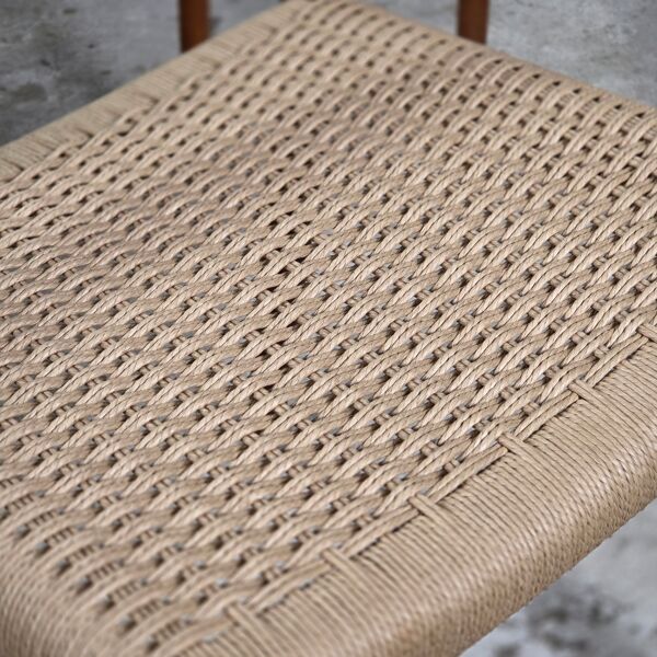 Chaise de salle à manger Niels Møller modèle 77 en teck avec nouvelle corde à papier