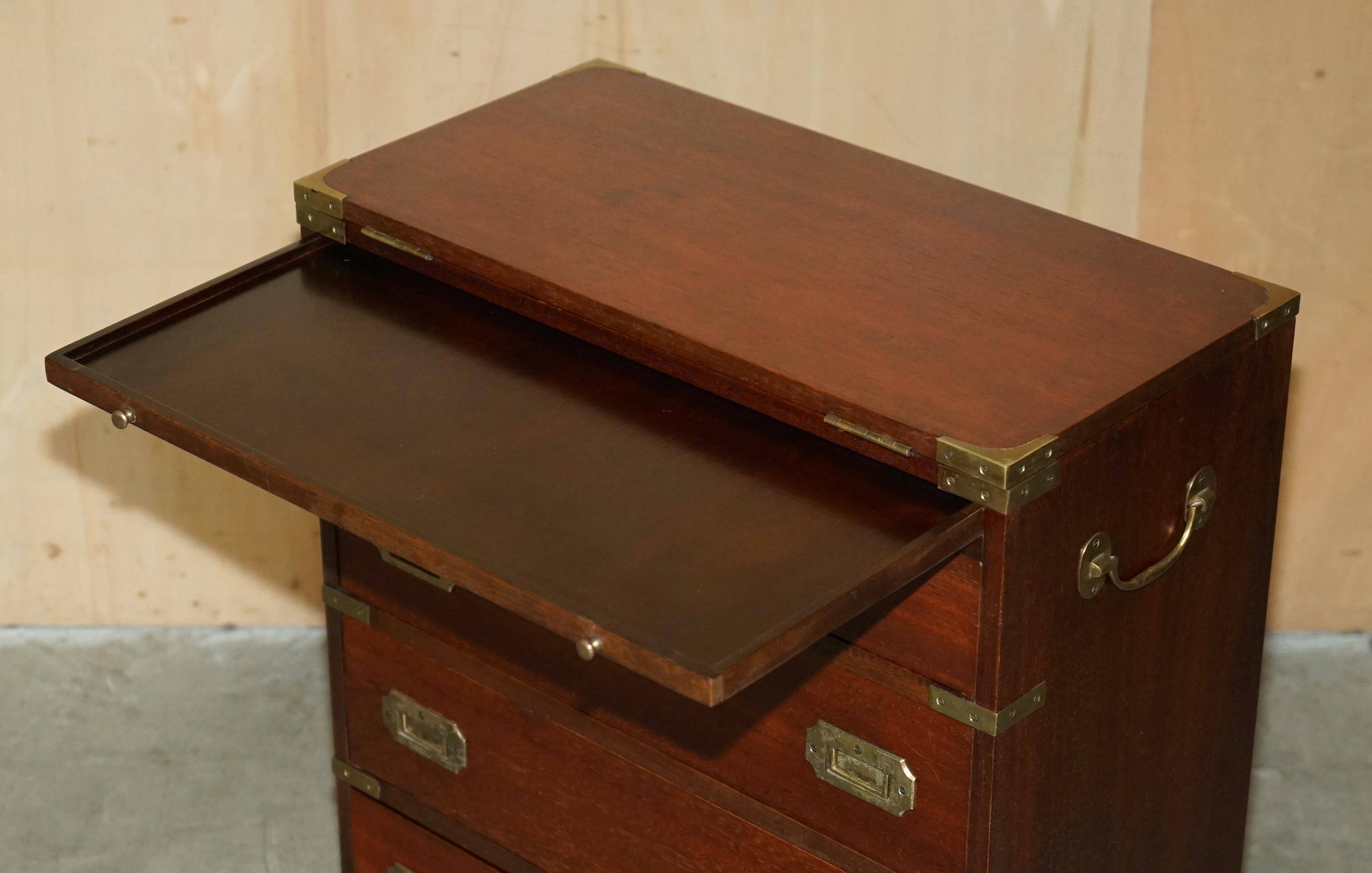 Commode militaire vintage avec plateau coulissant et dessus extensible