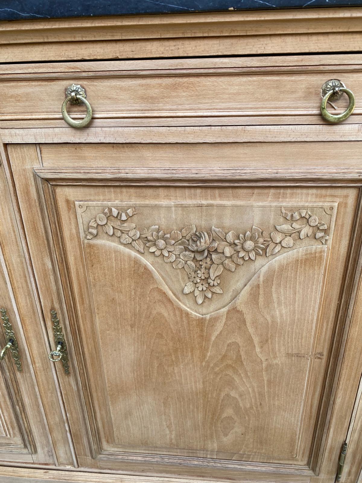 Buffet Louis XVI rénové en chêne massif et marbre noir veiné du XIXè — free download