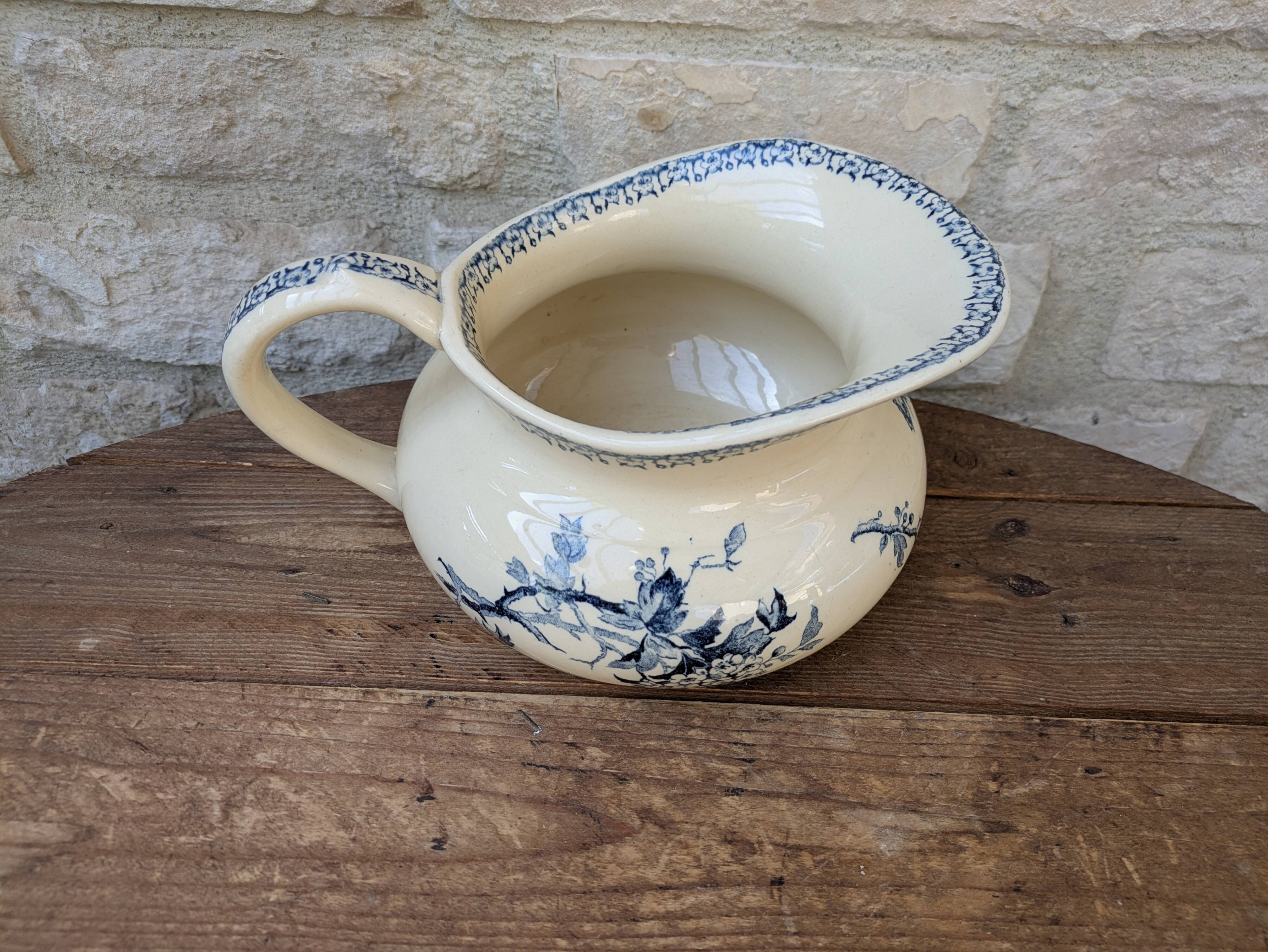 Opaque porcelain water jug from Gien, Aubépine Terre de Fer model.