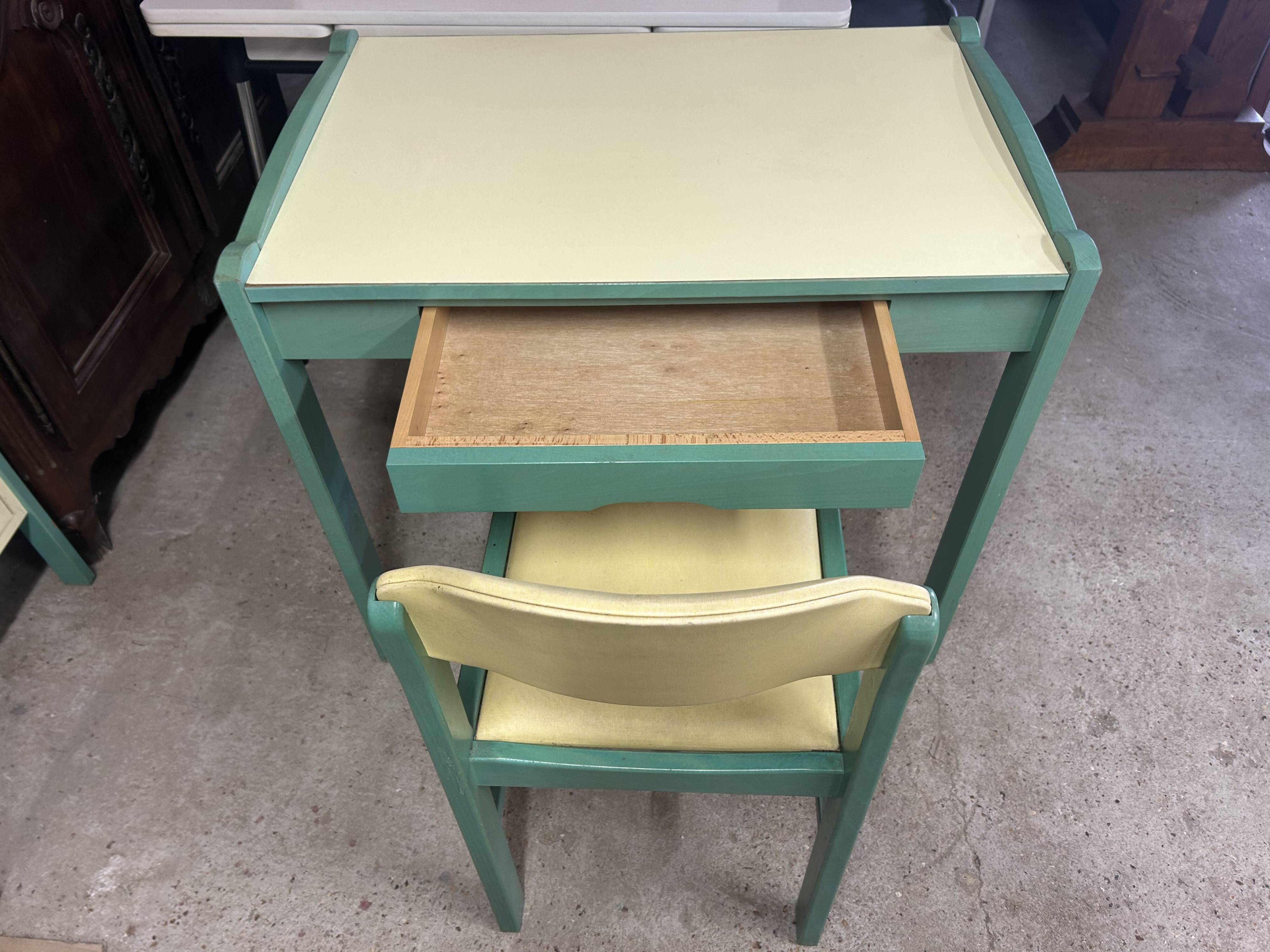 Children's desk