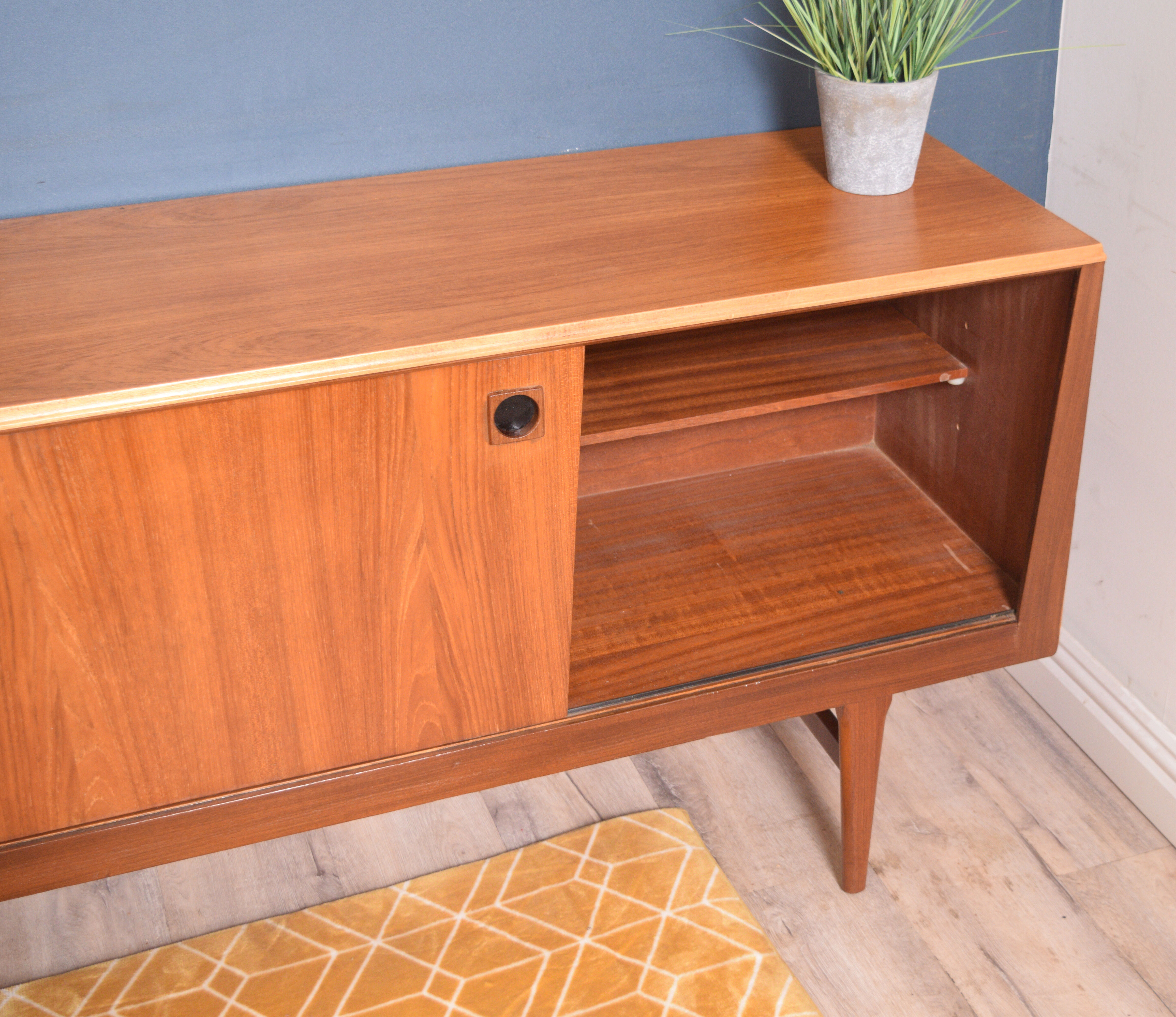 Enfilade retro en teak Elliots de Newbury EON