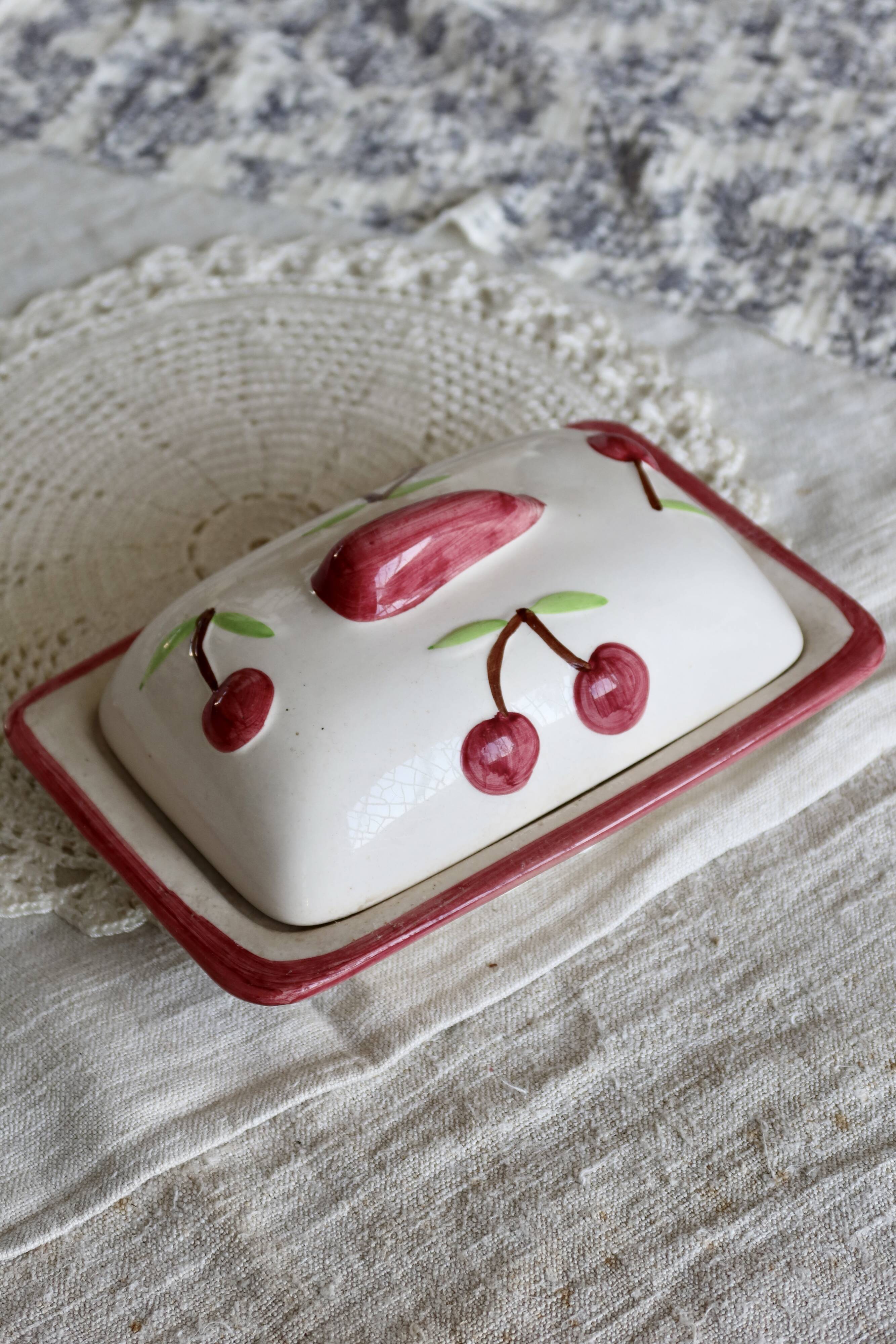 Vintage butter dish in slip and earthenware - Cherry pattern