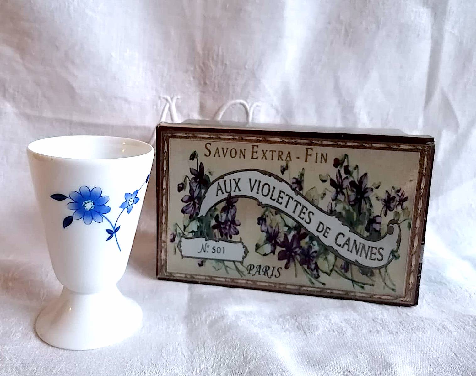 Mazagran en porcelaine de Limoges aux fleurs B.S Digne