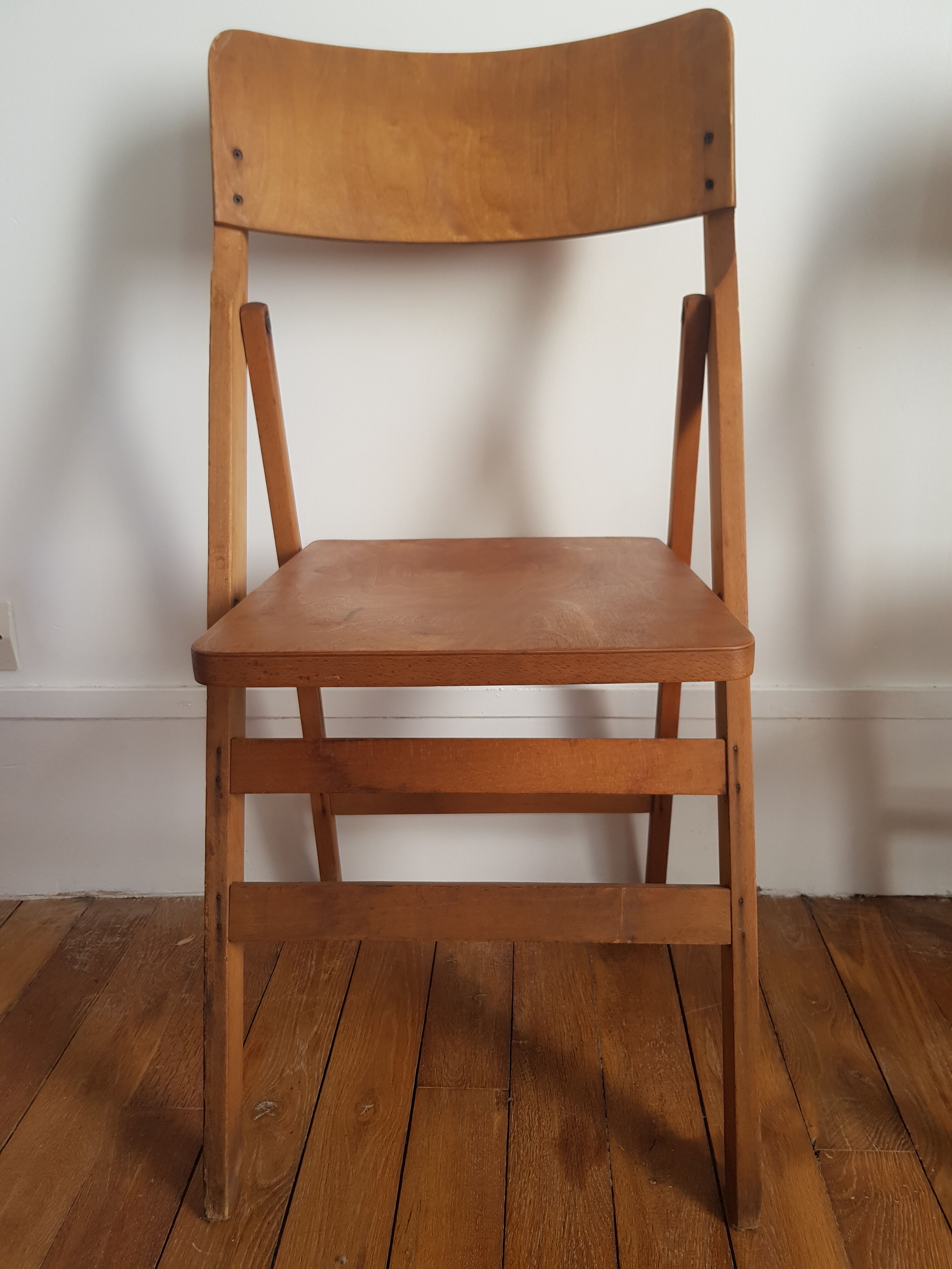 Folding baumann chair