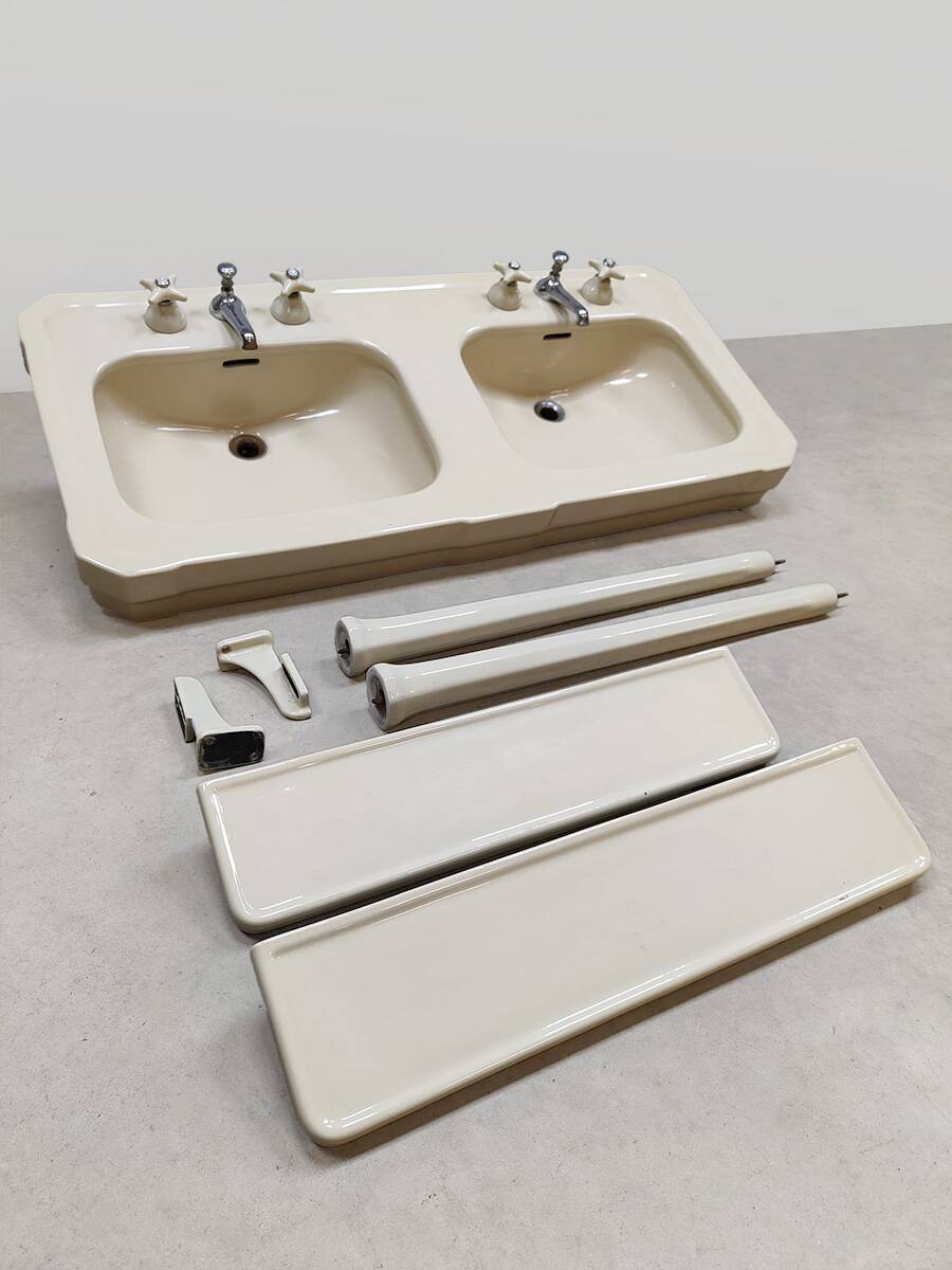 Console de salle de bain double vasque en céramique vintage