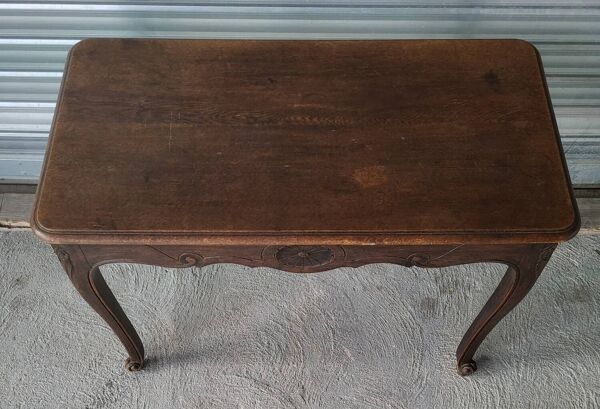 Bureau dit ''bureau de dame'' / table style Louis XV en bois  massif