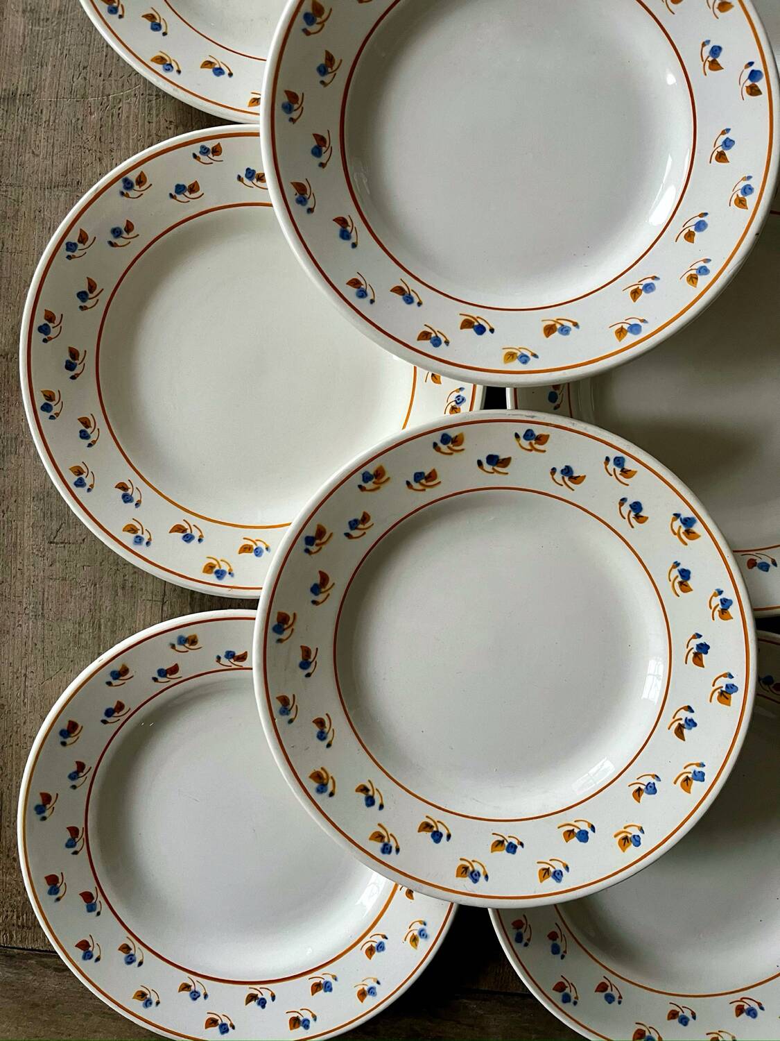 8 Creil Montereau dessert plates