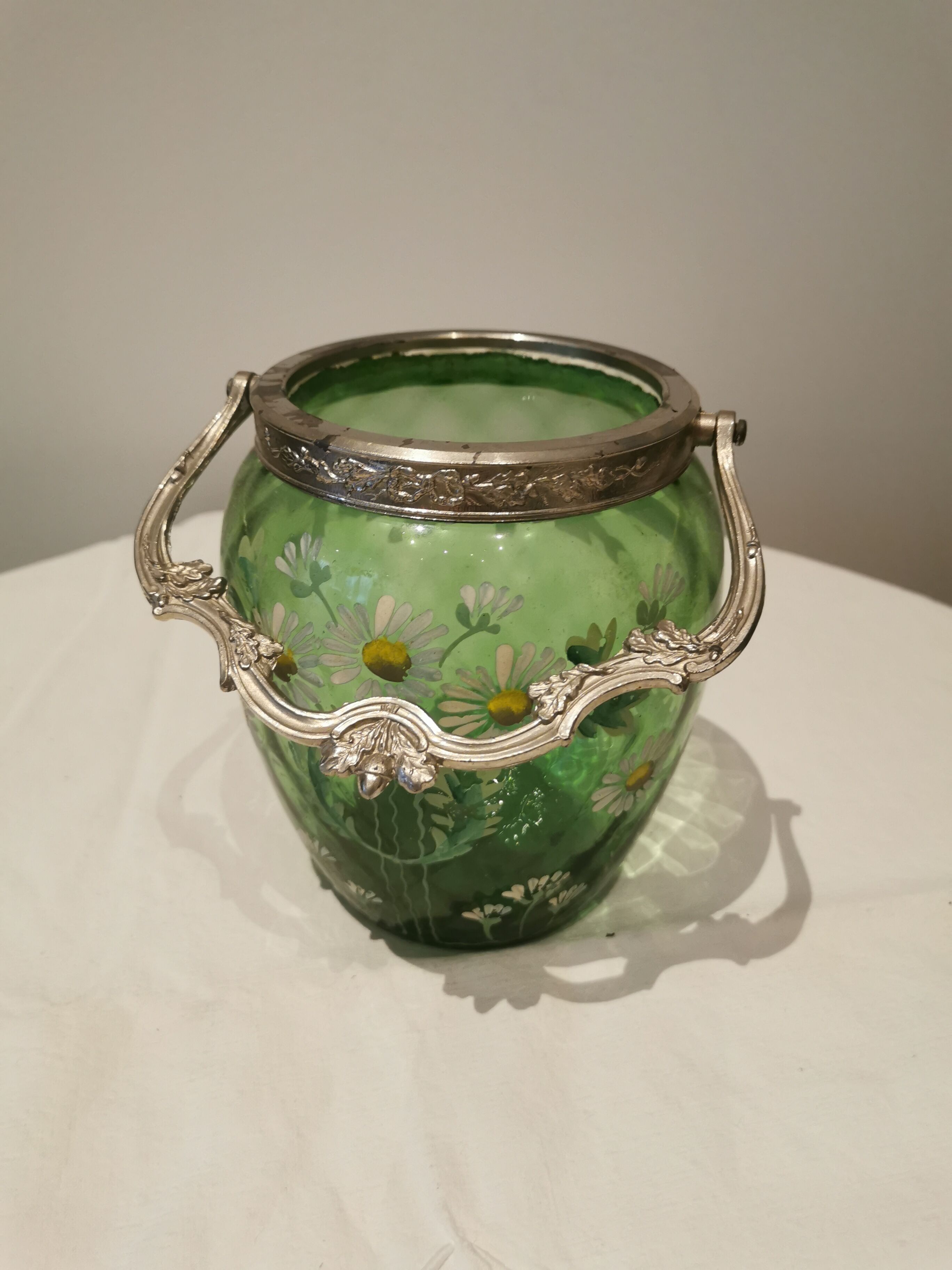 Pot en verre ou vase peint