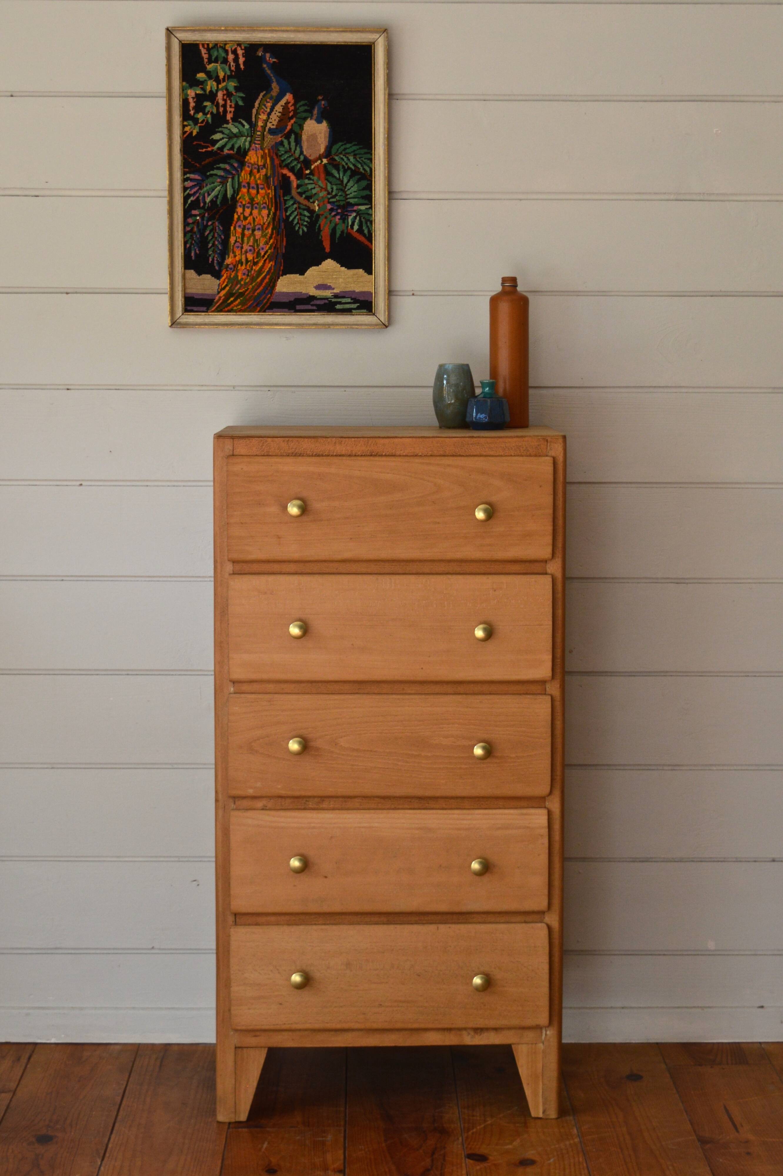 chiffonier