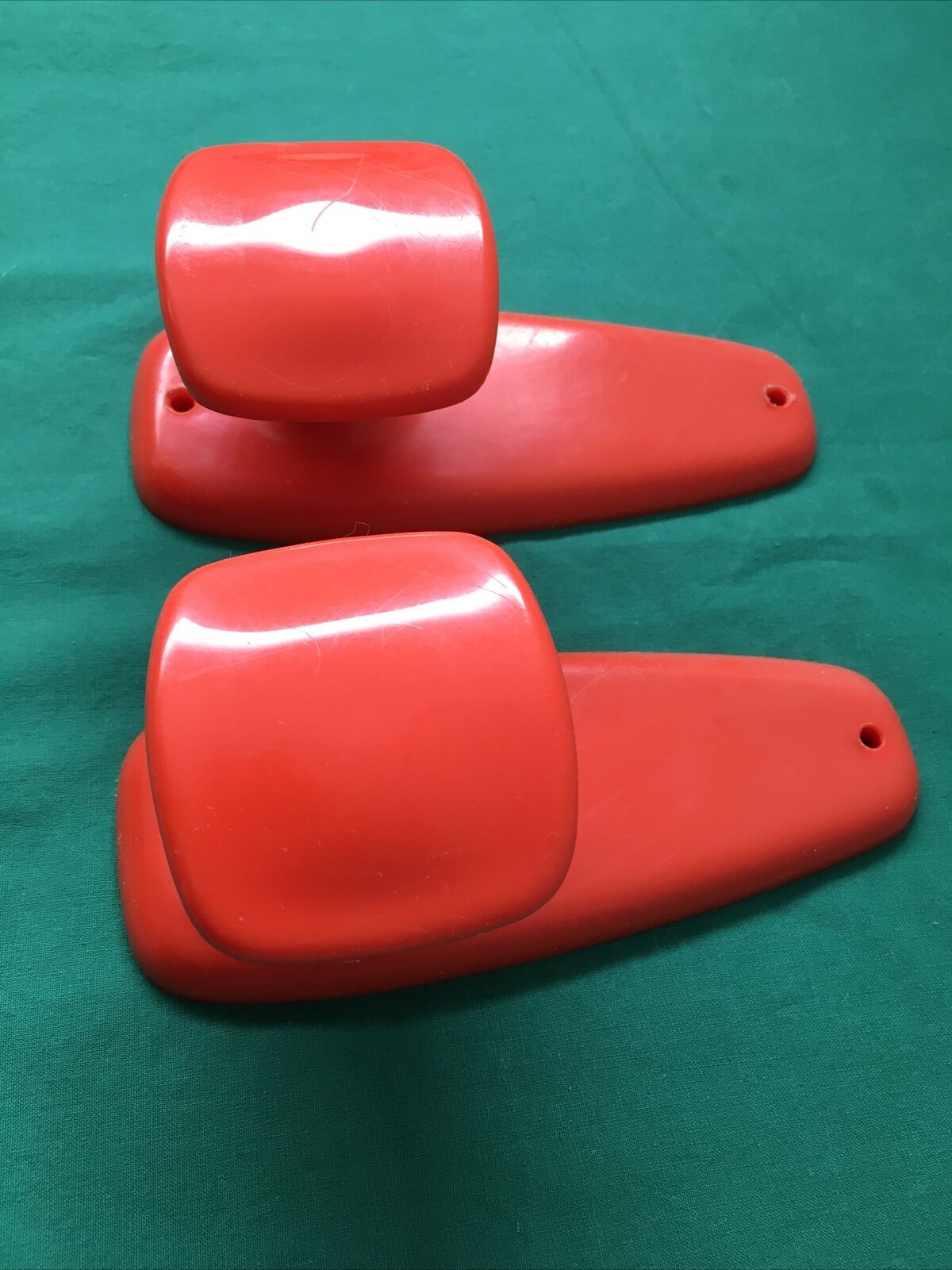 Pair of Patère coat rack Syla France plastic orange design 70s