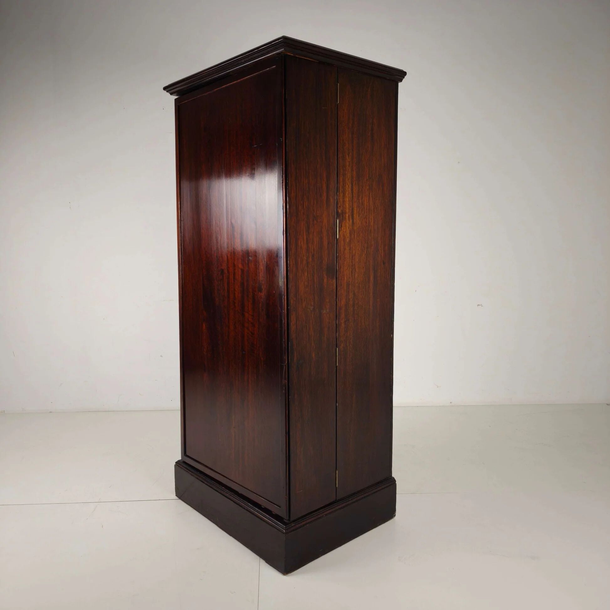 Compactom c.1920 ship gentleman’s wardrobe – model ZA G227