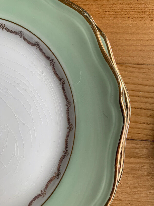 4 Flat plates L'amandinoise