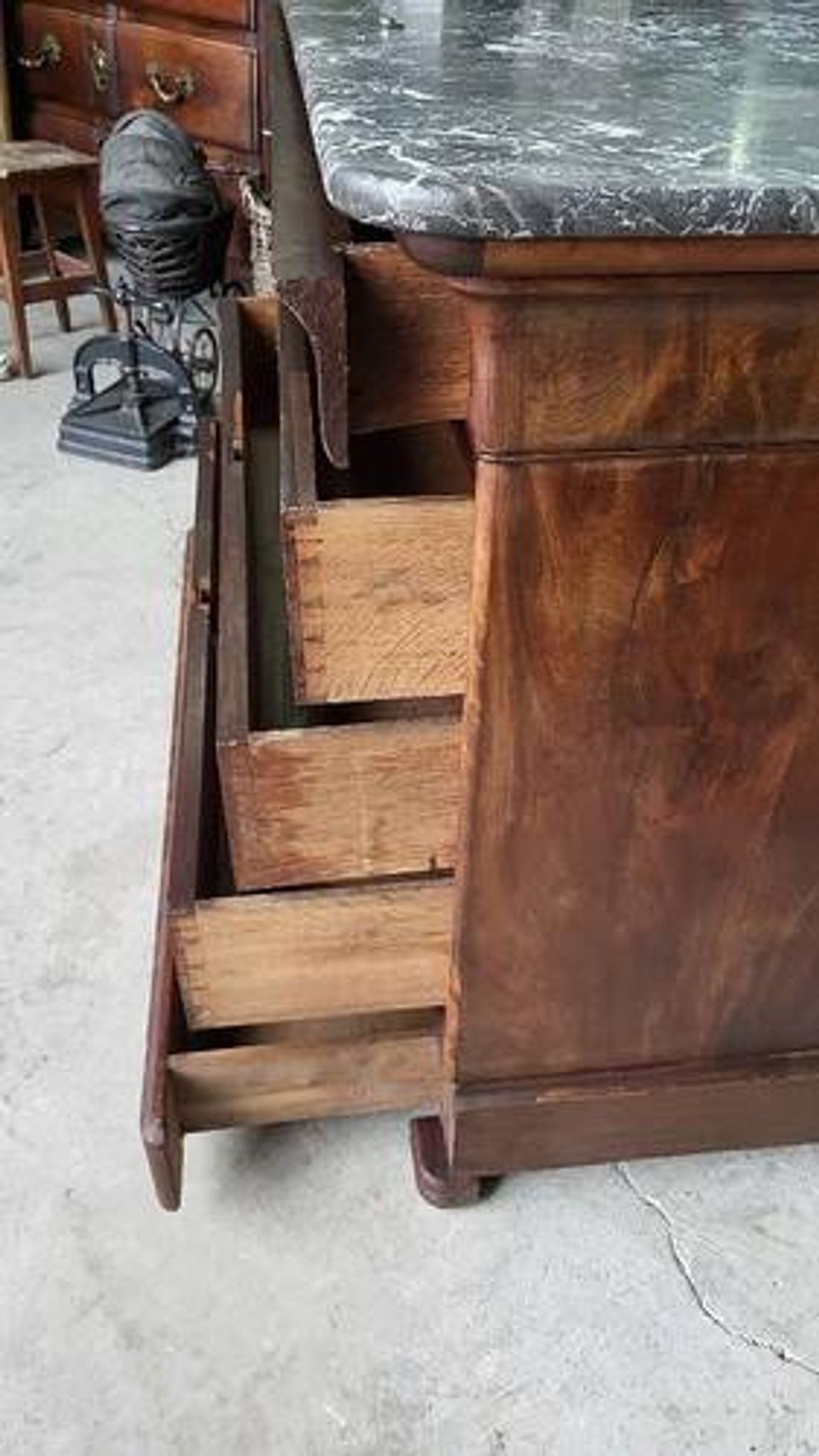 LOUIS XVI COMMODE IN MAHOGANY WITH 3 DRAWERS FROM THE 19TH CENTURY