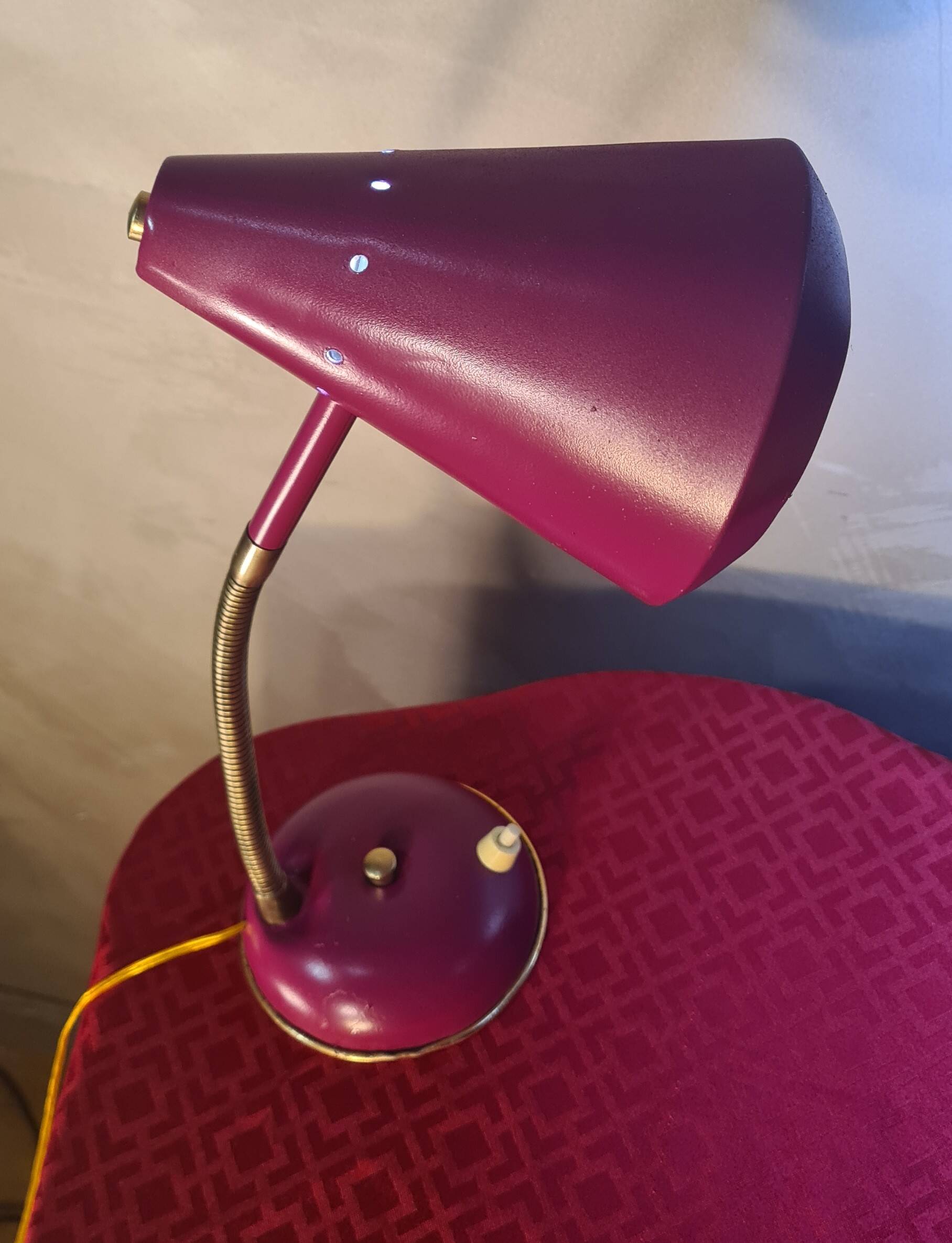 1960s fuchsia flexible desk lamp ok, 30x23 very pretty