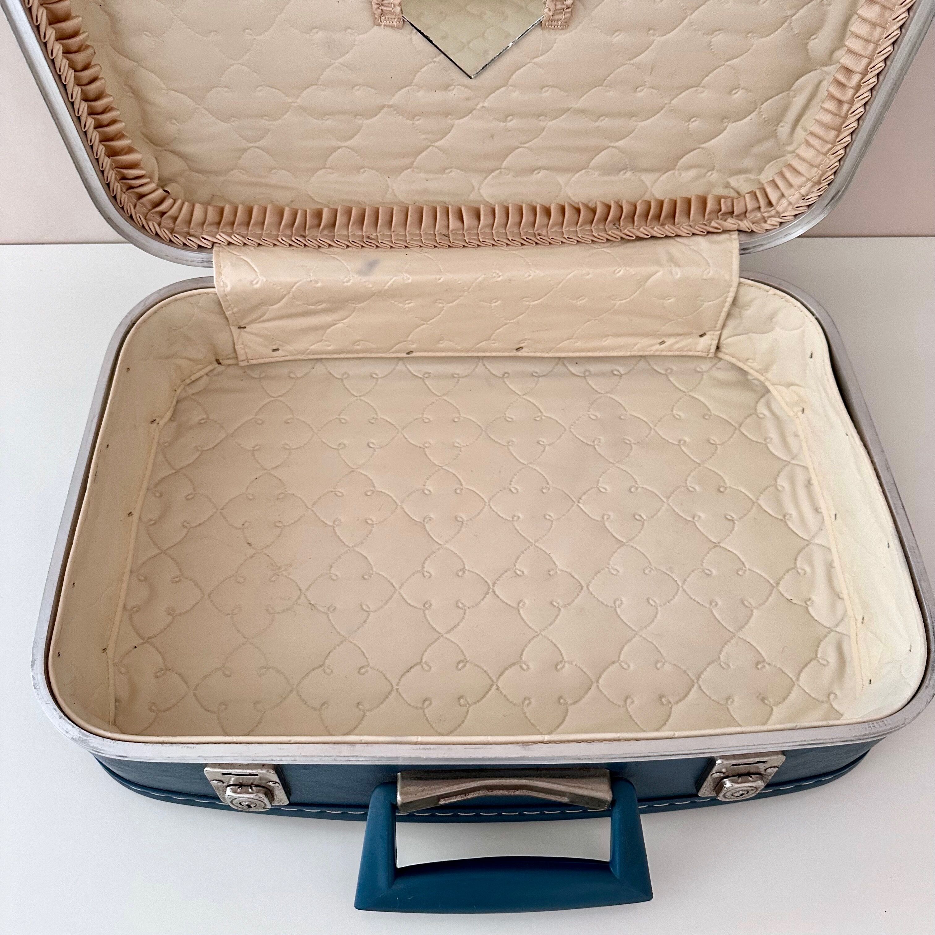 Vintage suitcase air france stewardess 1970
