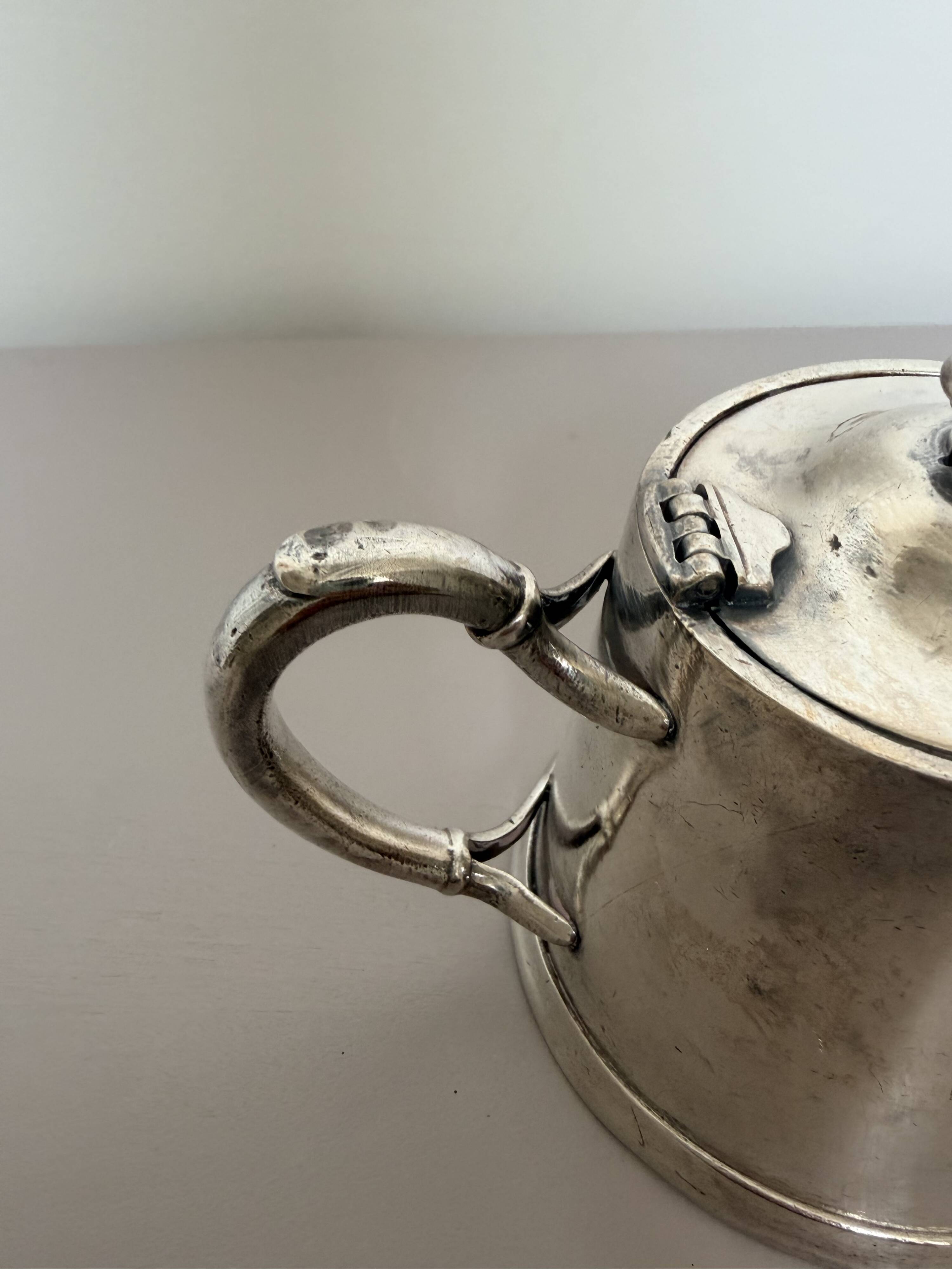 Silver-plated metal teapot vintage potter 240546