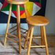 Tabouret de bar en bois blond massif vintage