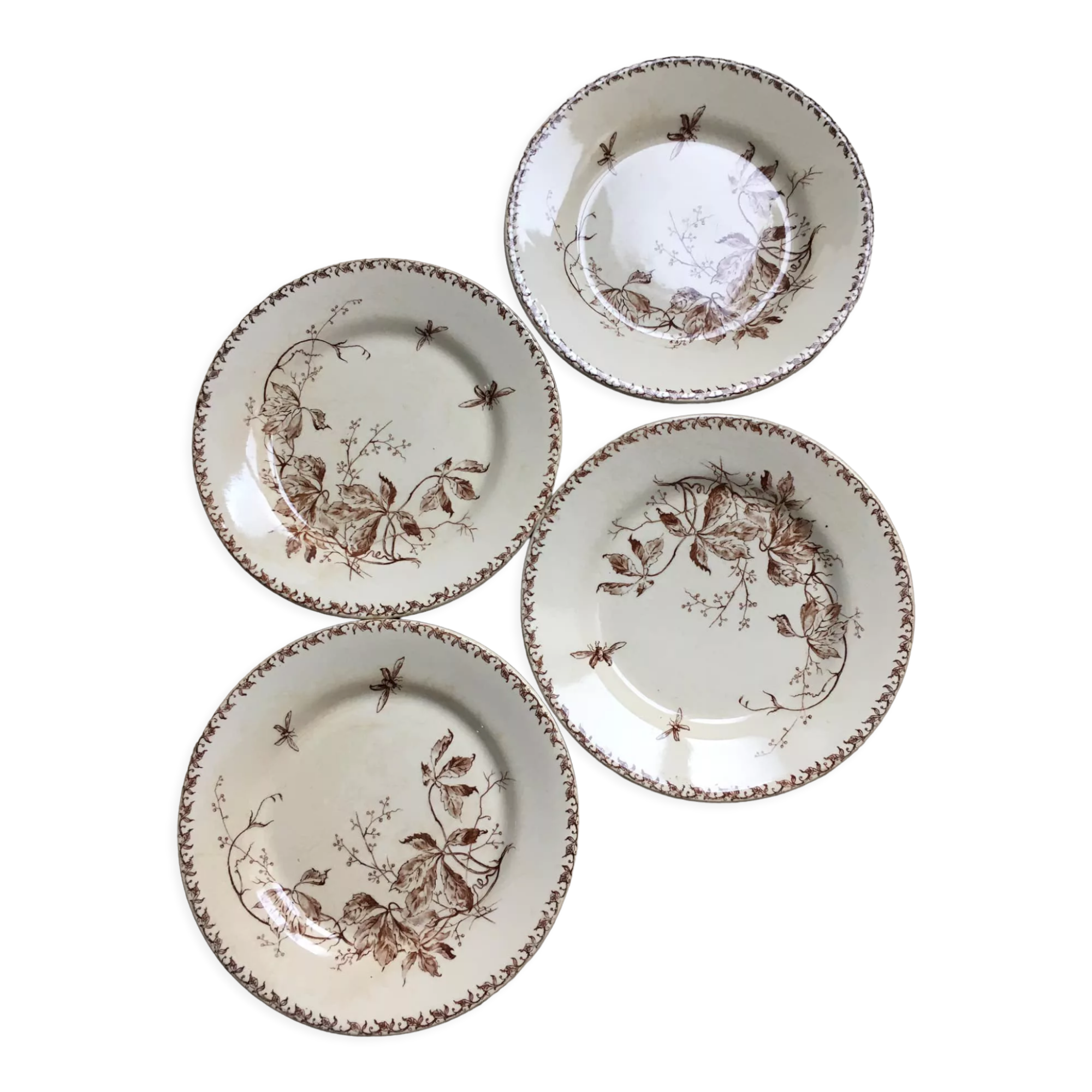 4 Flat plates in opaque porcelain from Gien "Virgin vine"