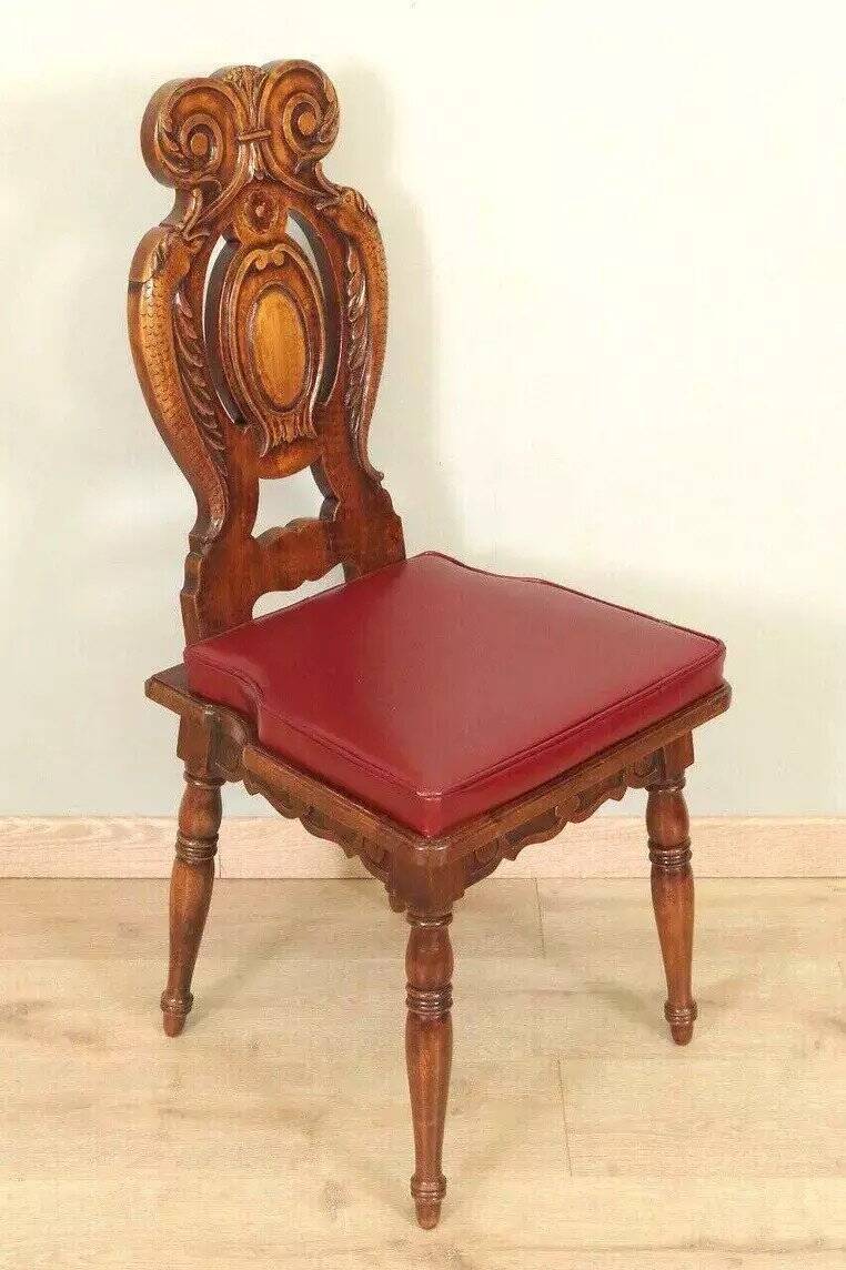 Set of 6 Italian Renaissance style chairs in solid walnut, finely carved.