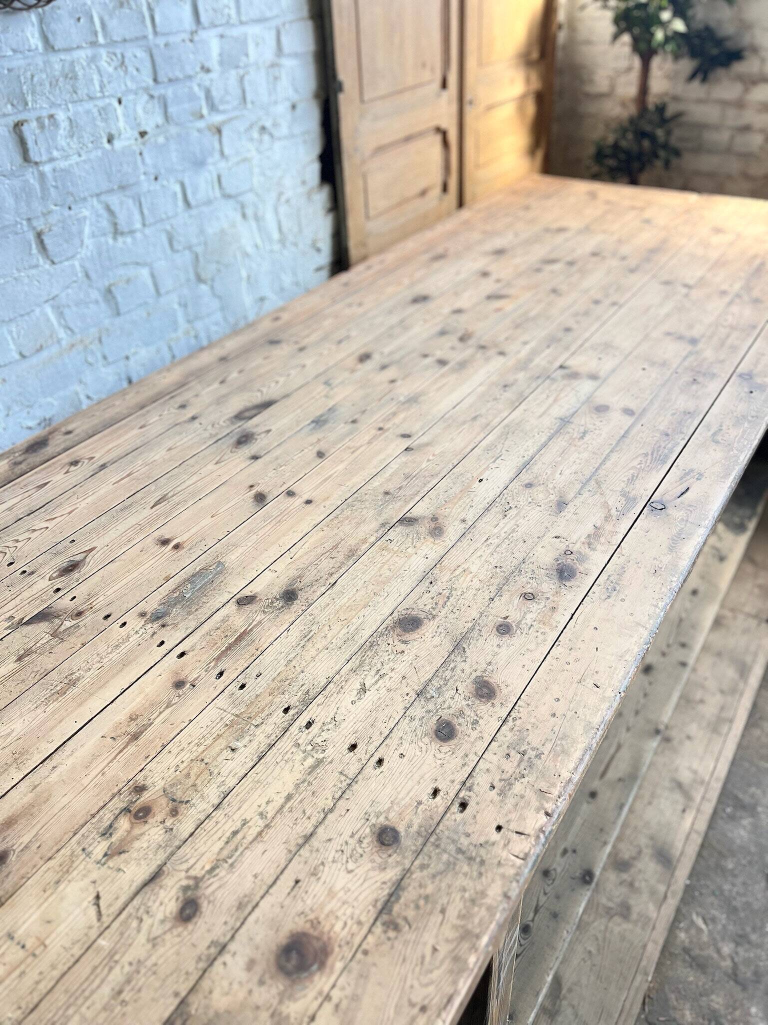 Old draper's table 4m30