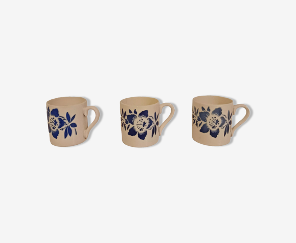 Tasses terre de fer
