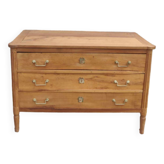 Old chest of drawers