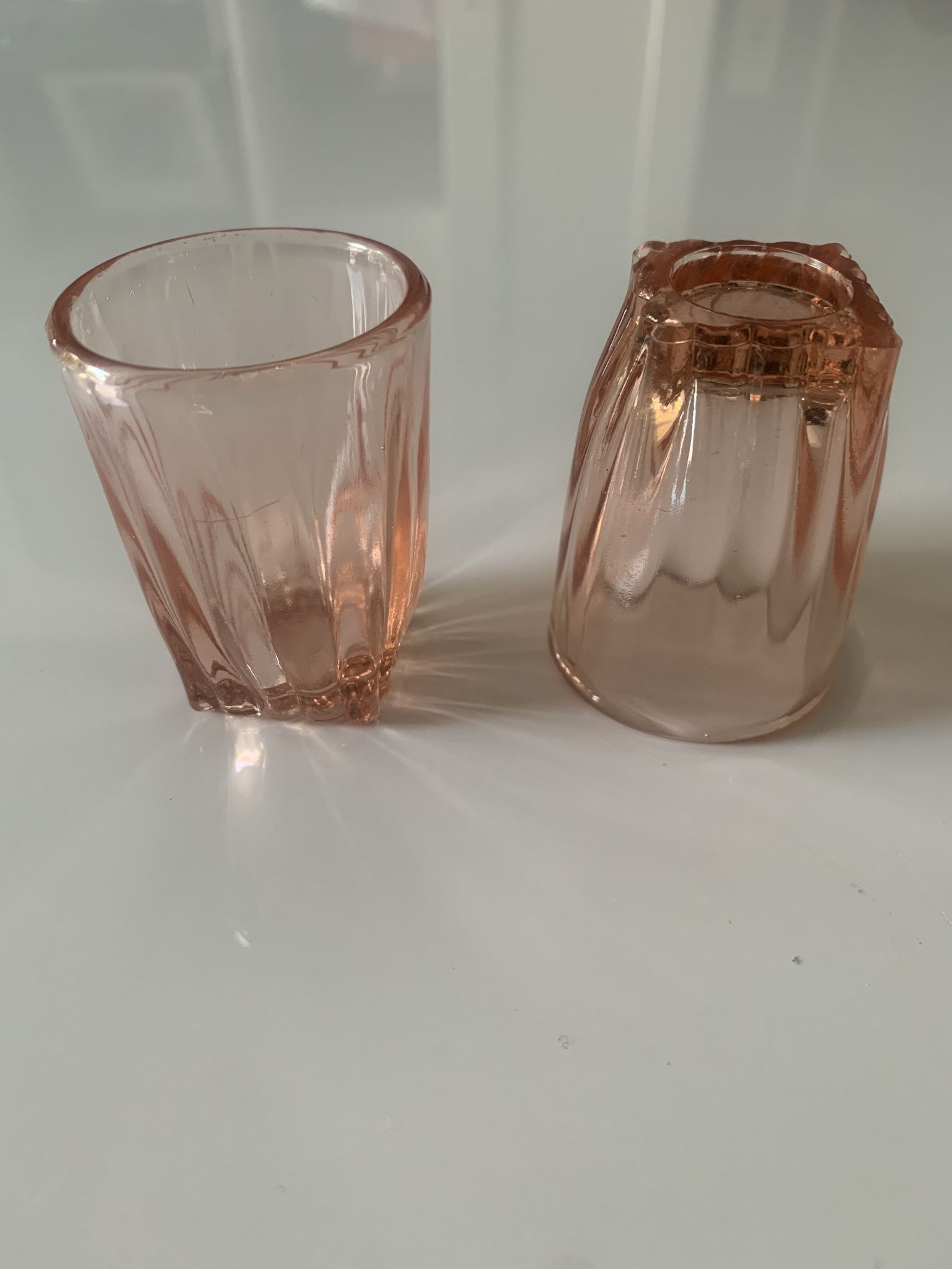 Set of 2 liquor glasses, pink glass