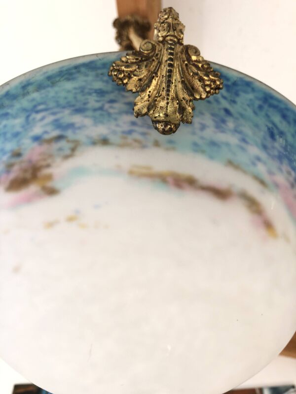 Suspension Art Nouveau en pâte de verre bleue et bronze signée Muller