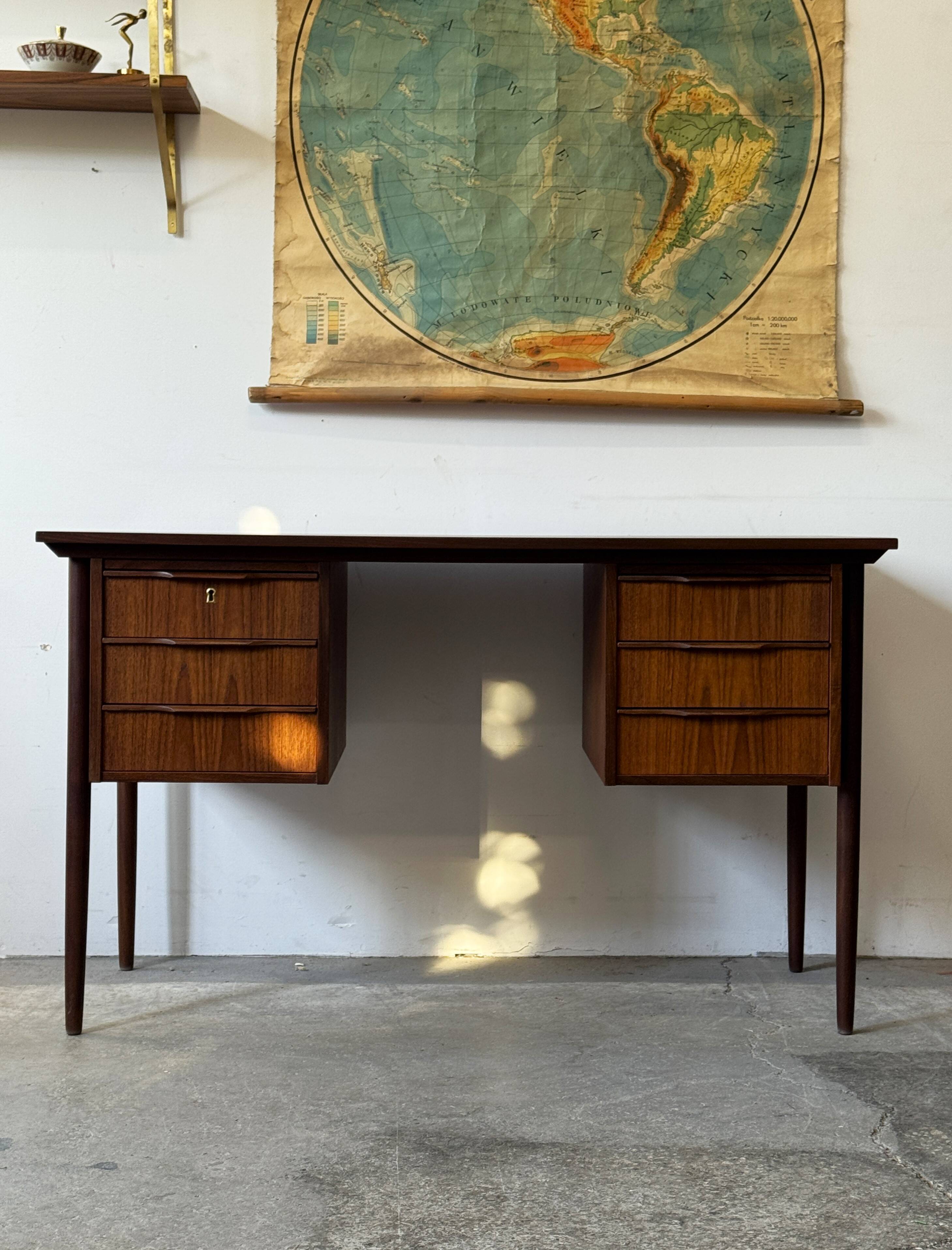 Teak desk, Denmark 60s/70s, vintage, mid-c modern