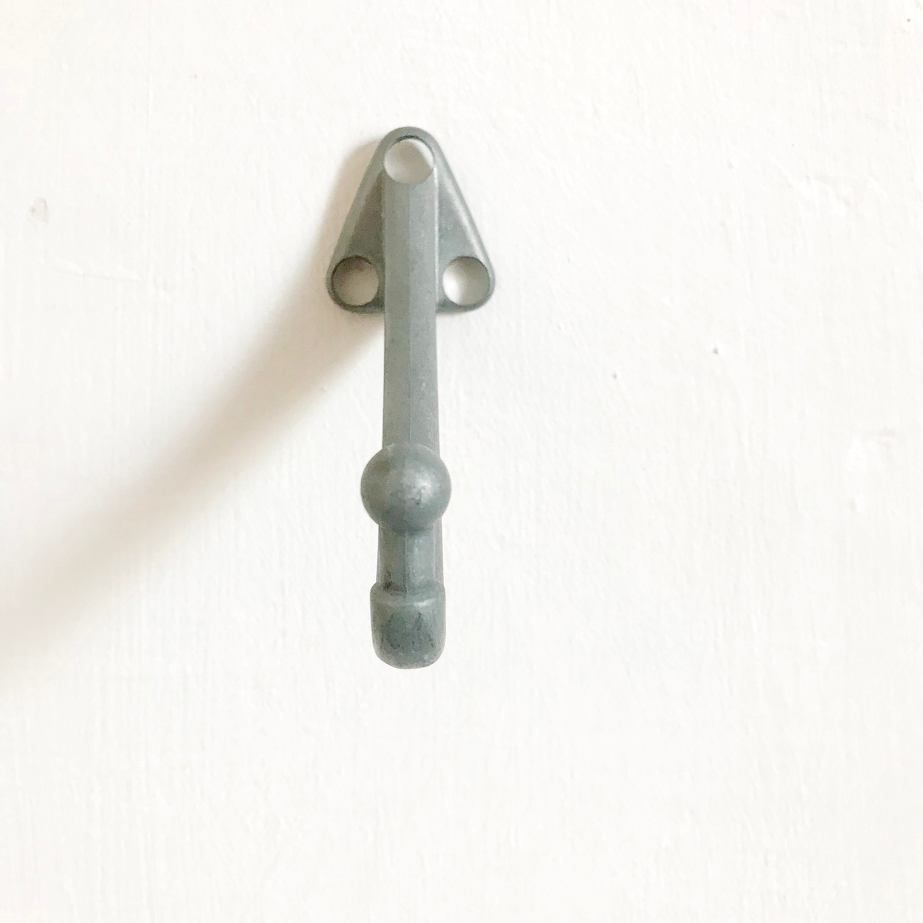 Patère murale en métal