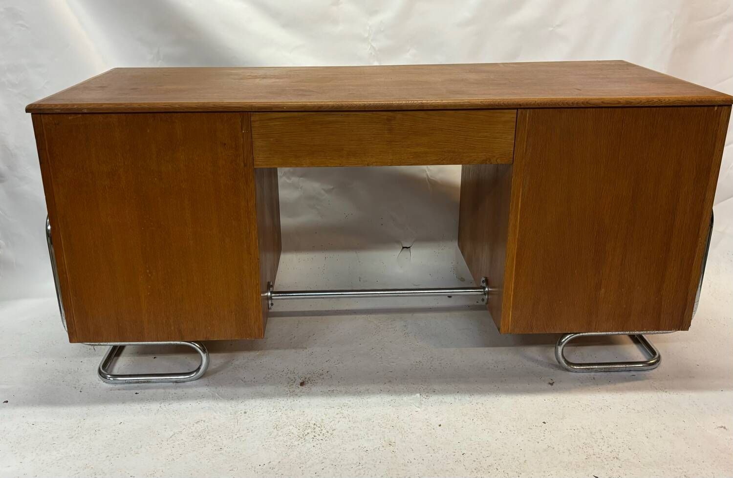 Bureau tubulaire de style Bauhaus du milieu du siècle, design des années 40 en chêne