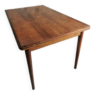 Scandinavian table